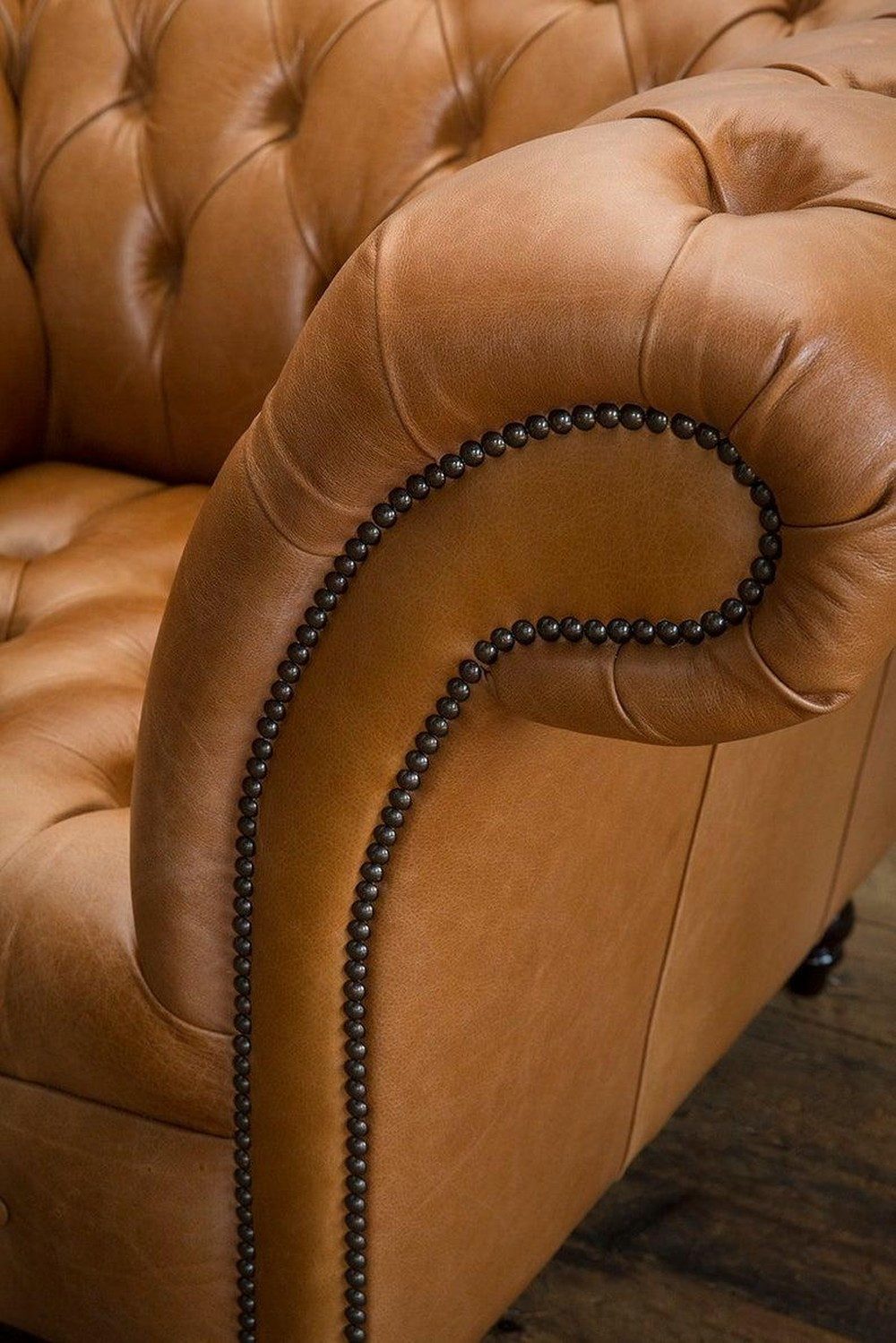 JVmoebel Chesterfield-Sessel Eleganter Polsterstuhl im Chesterfield-Stil, hellbrauner Bezug (Packung, Relaxsessel), Made in Europa