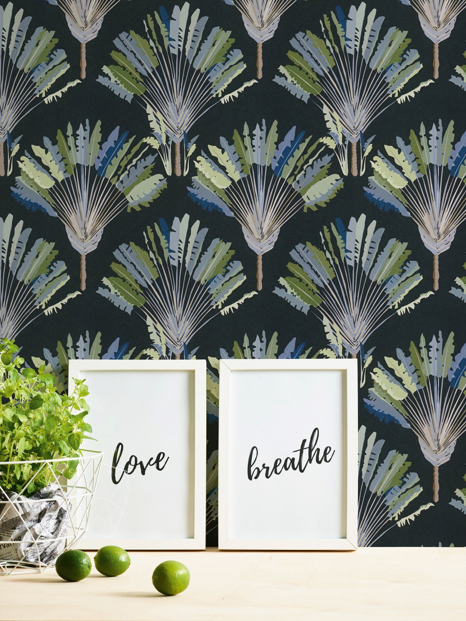 A.S. Création Architects Paper Palmentapete glatt, floral, Tapete Vliestapete tropisch, Dschungel botanisch, Federn Jungle Chic, grün/schwarz/blau