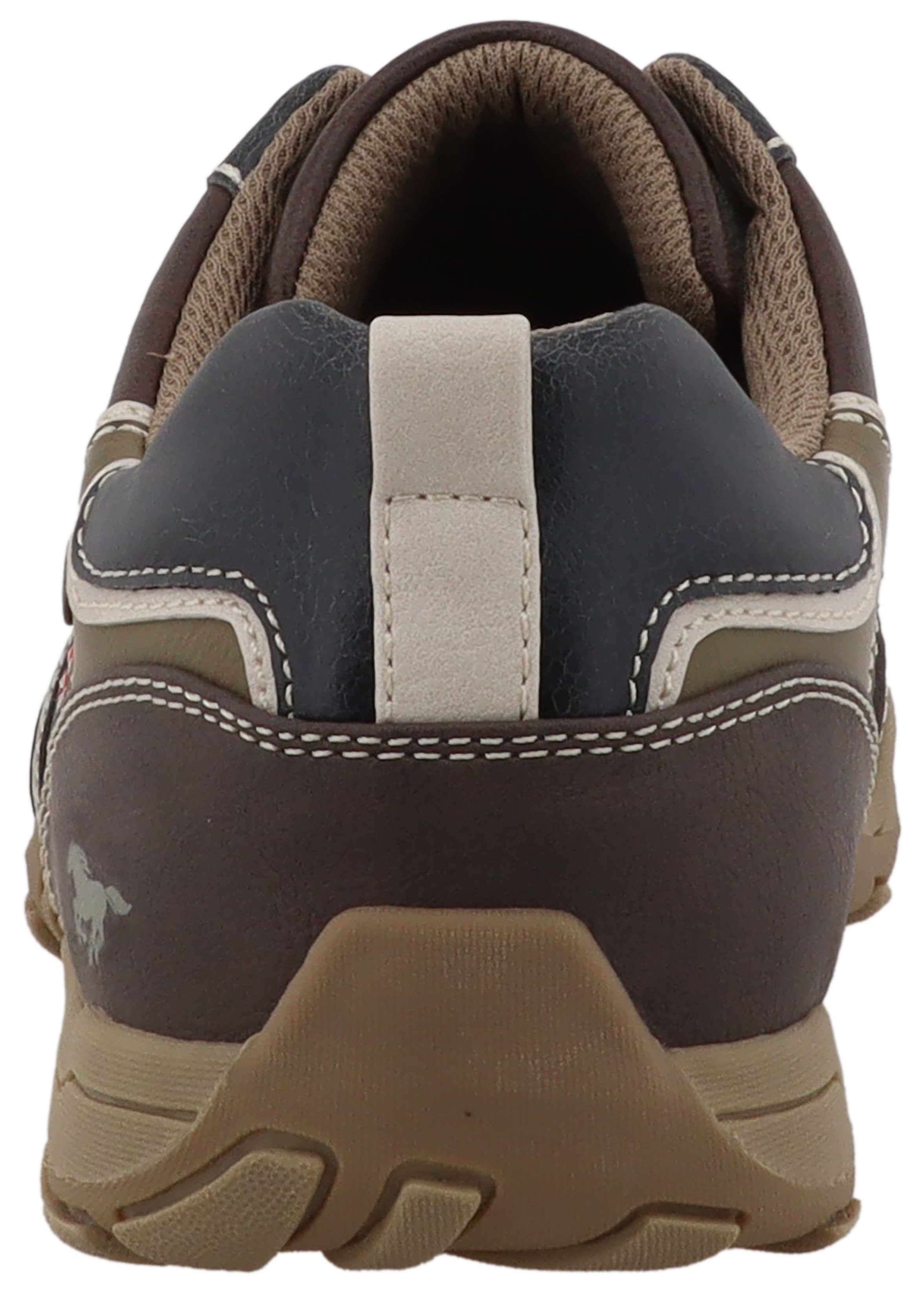 Mustang Shoes Ferdinando Sneaker Freizeitschuh, Halbschuh, Schnürschuh mit auffälligen Kontrastnähten