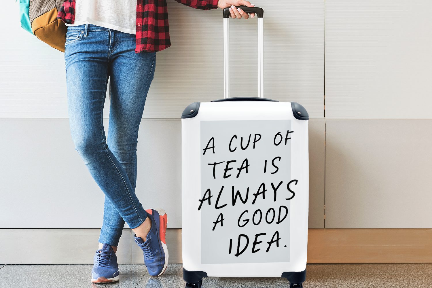 Tee Trolley, - 4 Zitate - ist immer Reisetasche Reisekoffer gute eine Handgepäck für Idee MuchoWow - Ferien, rollen, Tee, Eine Rollen, Sprichwörter mit Handgepäckkoffer Tasse