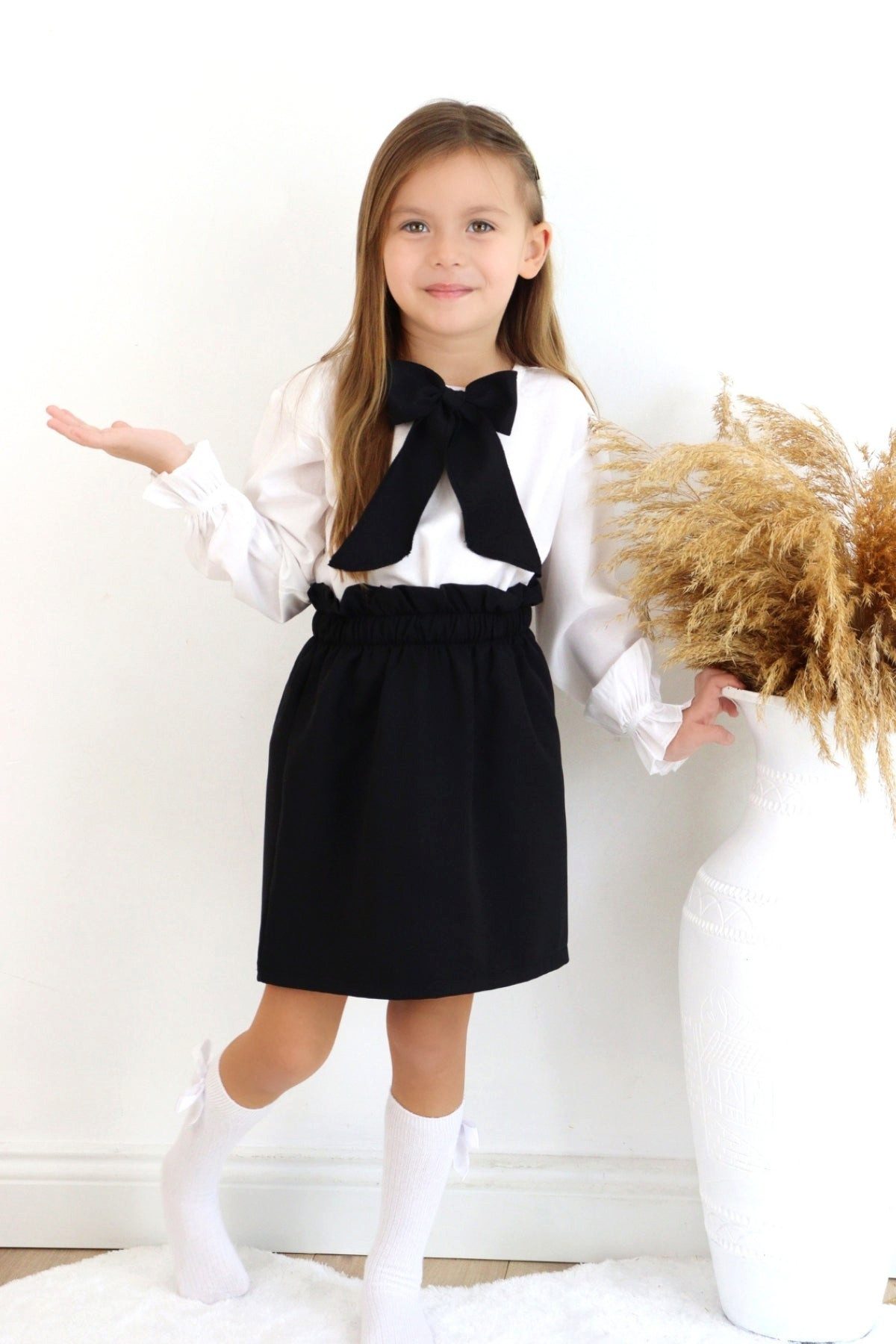 Shirt & Rock Set Laura - schwarzer Rock mit Raffung und weißer Bluse mit Schleife