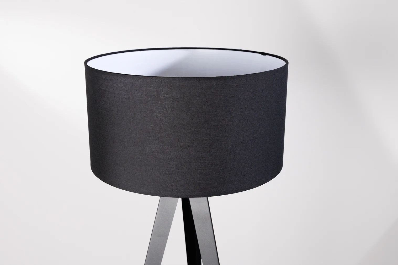 Licht-Erlebnisse Lampenschirm LAMPENSCHIRM, Stoffschirm Schwarz für Tischlampe Stoff E27 rund D: 38 cm Modern