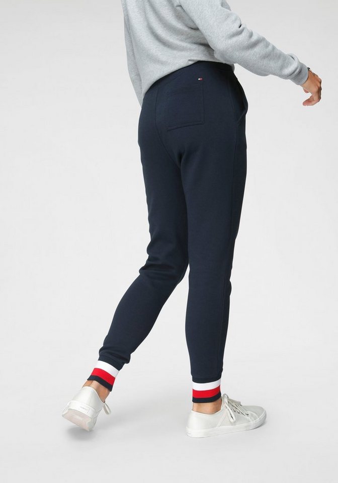 Tommy Hilfiger Sweathose HERITAGE SWEATPANTS mit Tommy Hilfiger Logo-Flag