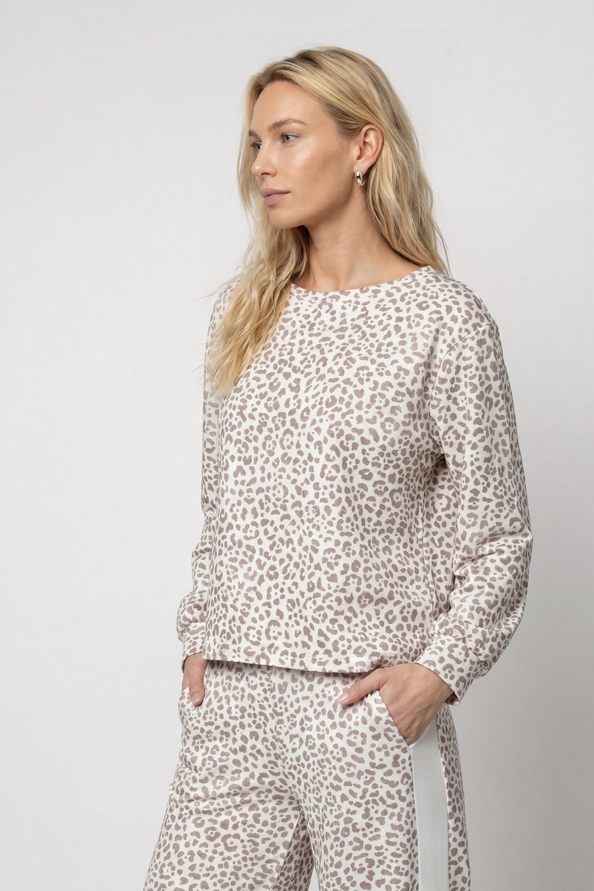 Monari Sweatshirt Sweatshirt Leo allover Regular fit mit Leomuster