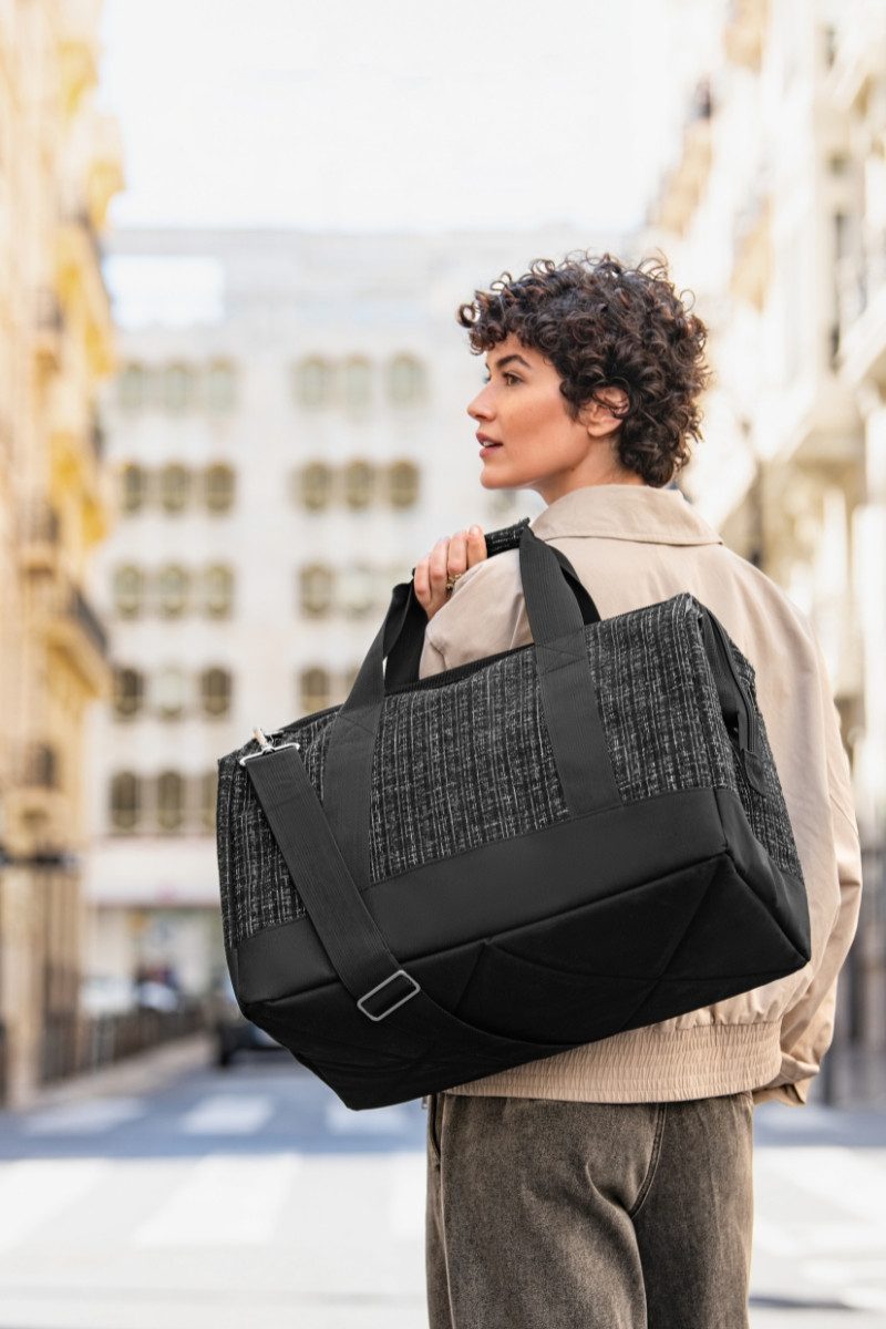 REISENTHEL® Reisetasche allrounder L bouclé black – Bild 4 von 5