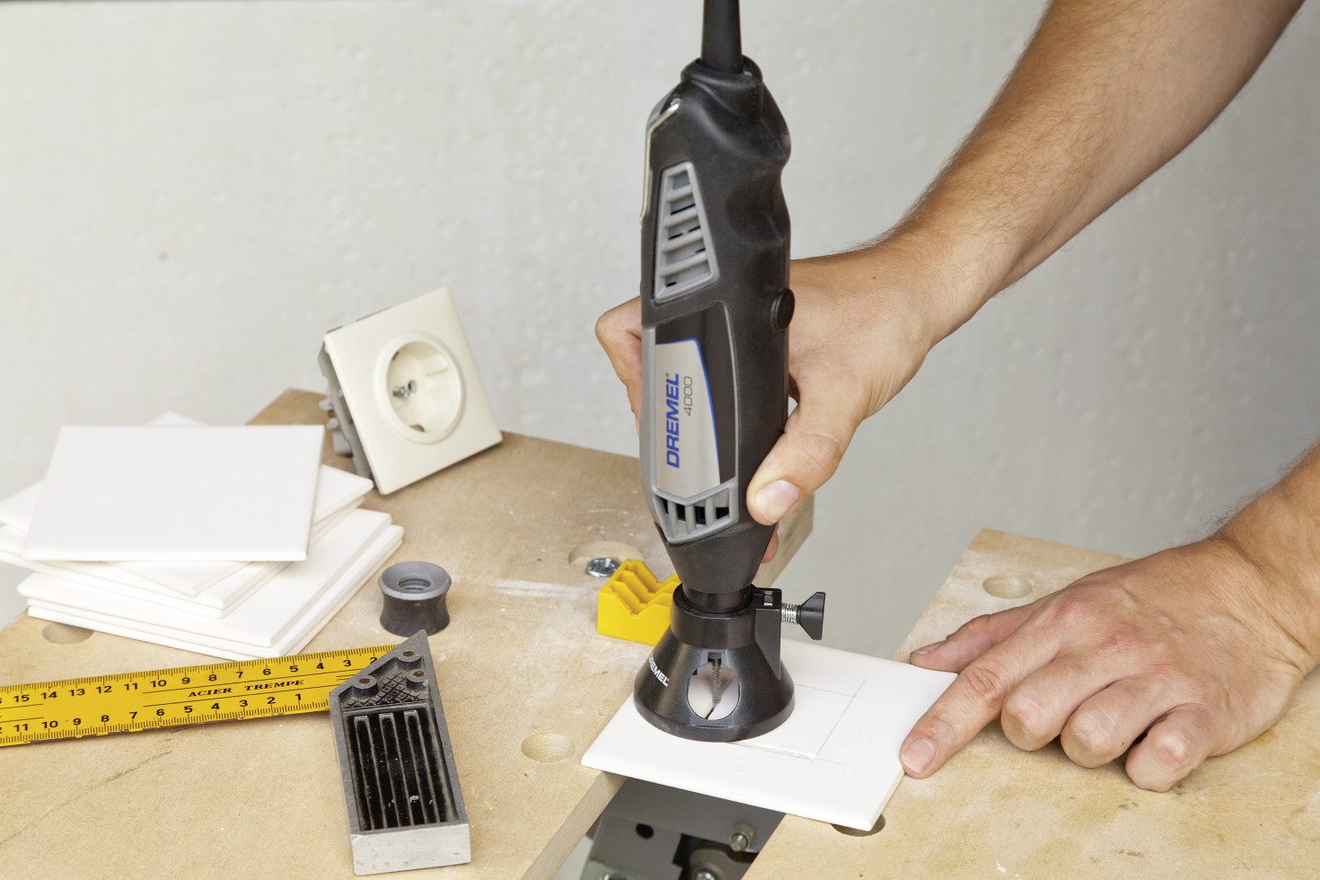 DREMEL Oberfräsenvorsatz Dremel Fräsvorsatz für Keramik-Wandfliesen 566