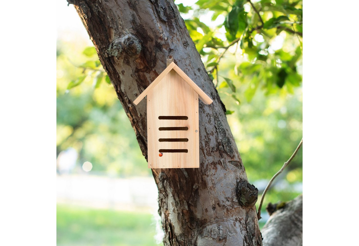 Thumbnail - relaxdays Insektenhotel Marienkäferhaus aus Holz