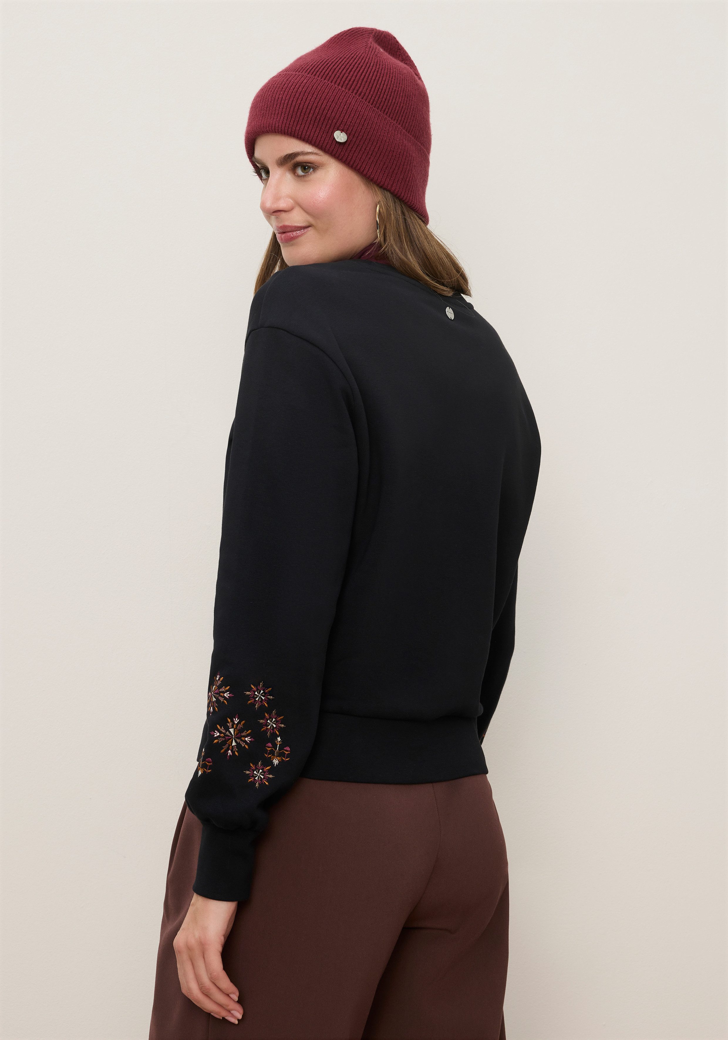 Tamaris Sweater mit Blumen-Stickerei aus elastischer Baumwollqualität