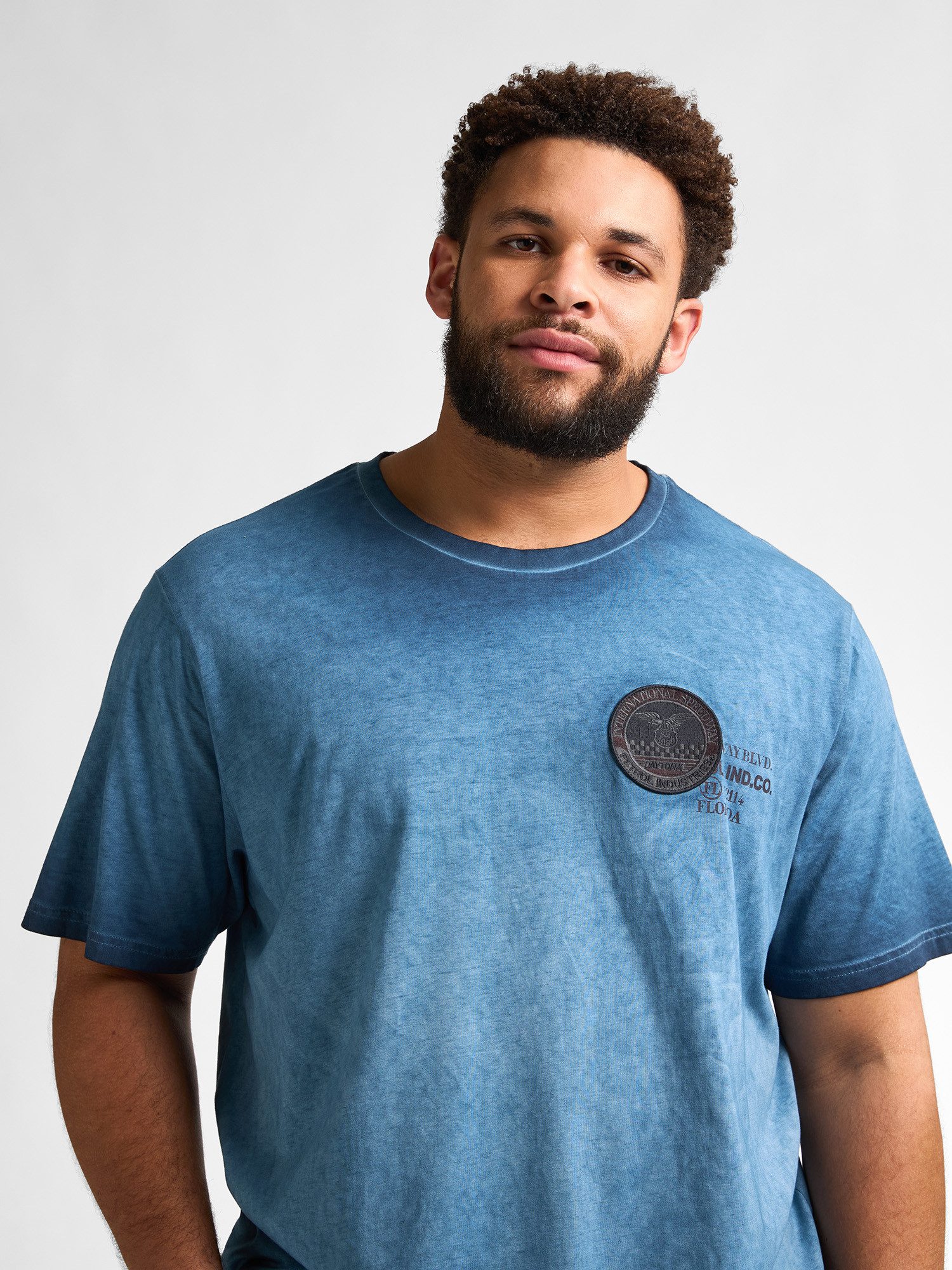Petrol Industries Rundhalsshirt mit Logo Stickerei – Bild 4 von 5
