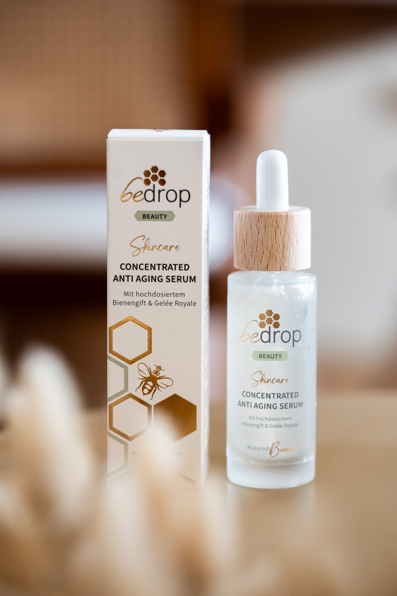 bedrop Anti-Falten-Serum CONCENTRATED ANTI AGING SERUM mit hochdosiertem Bienengift - 30ml Falten Creme für Gesicht I Straffende Creme mit Anti-Aging Effekt, Reichhaltiges Gesichtsserum, einzigartig mit straffendem Bienengift