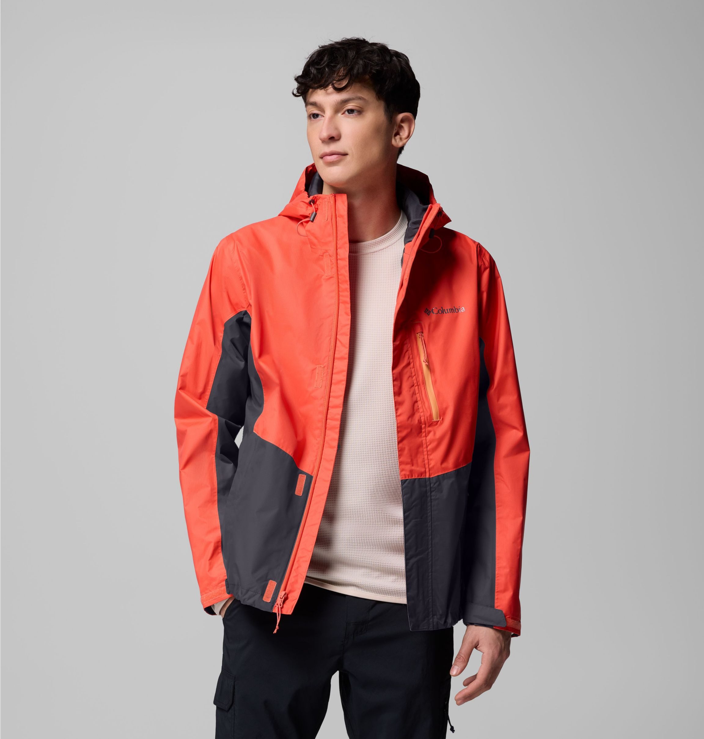 Columbia Regenjacke Pouring Adventure III Jacket sportliche Logostickerei, wasserdichtes und winddichtes Material