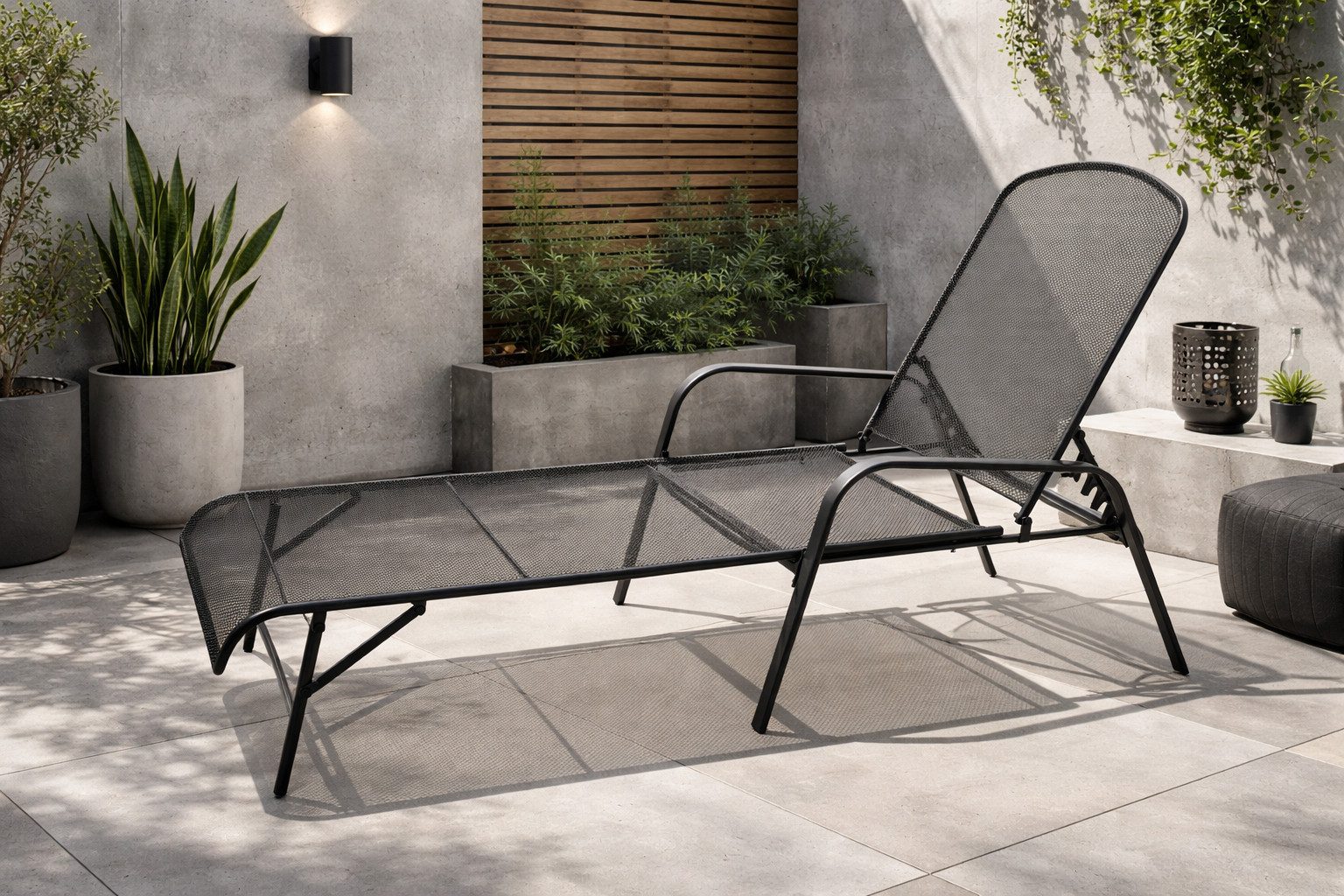 DEGAMO Gartenliege CLASSIC, verstellbar, Streckmetall anthrazit, mit Armlehnen