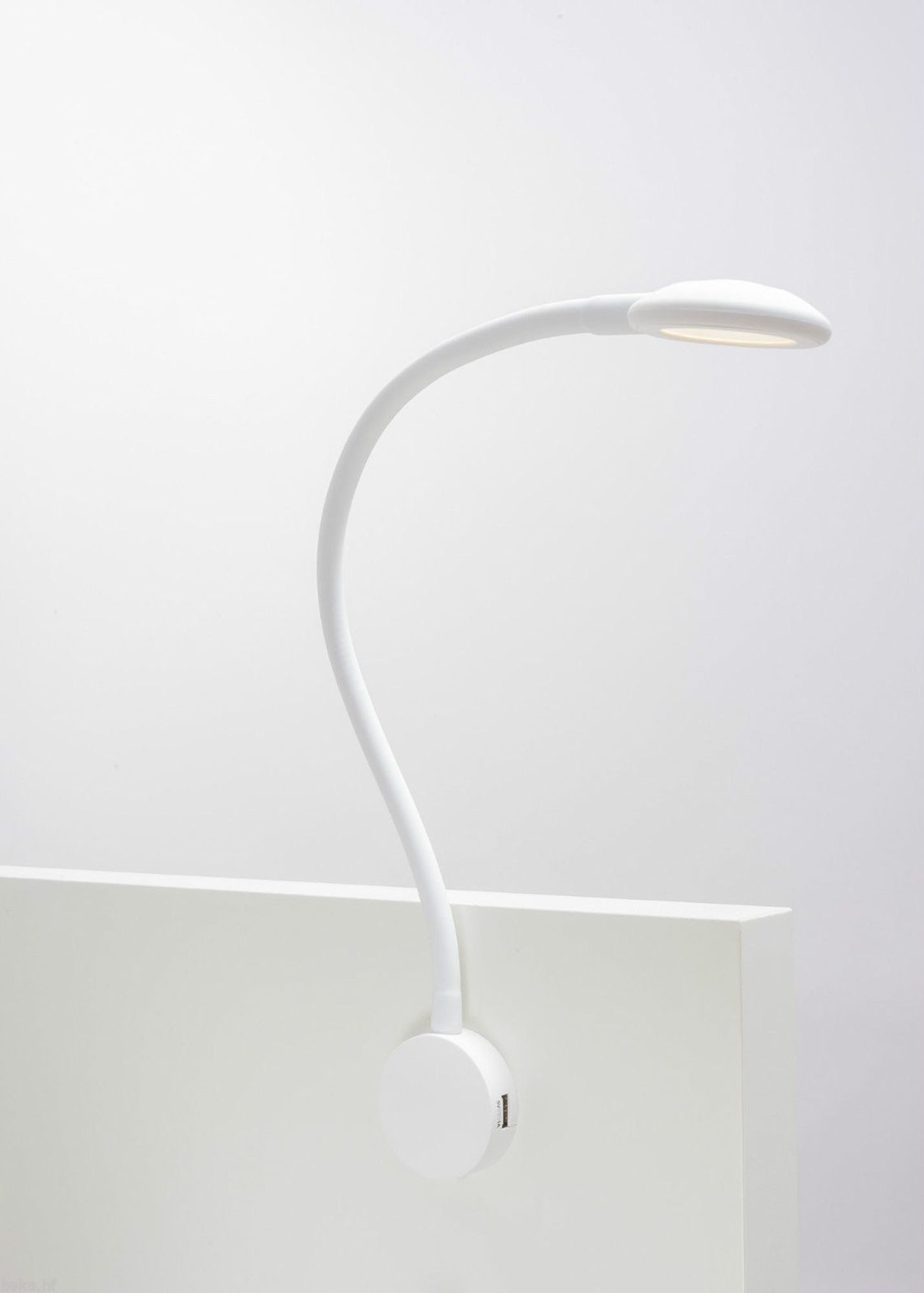 kalb Bettleuchte LED Bettleuchte USB Ladestation Touch-Schalter schwarz od. weiss, Touch-Schalter und Schalter im Anschlusskabel, warmweiß