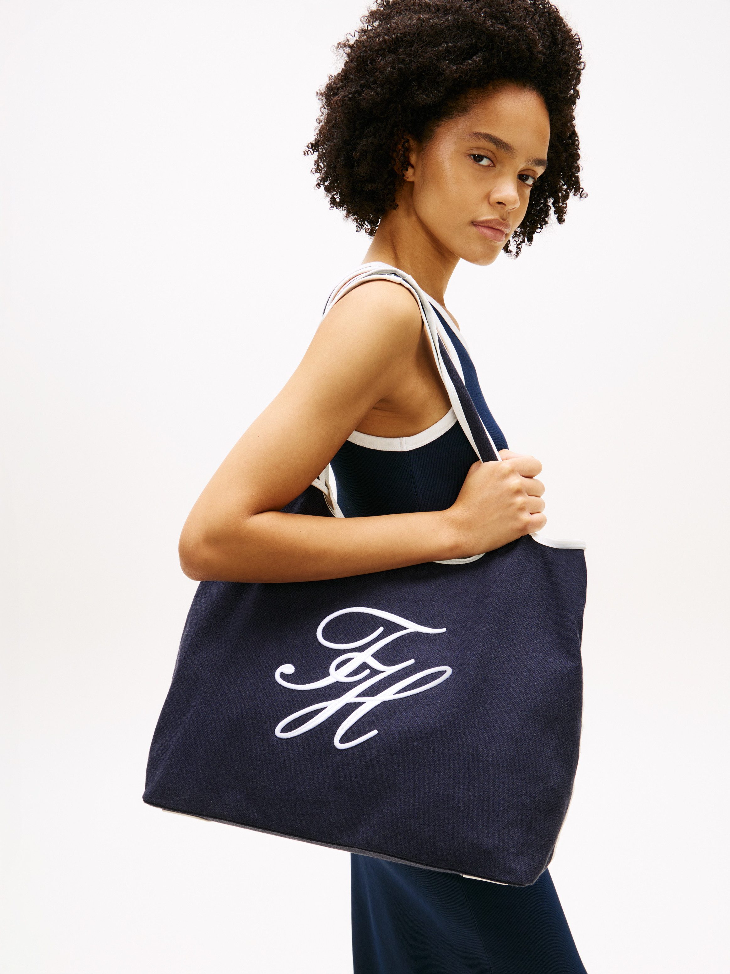 Tommy Hilfiger Tragetasche TH SUMMER TOTE CANVAS (Set, 2-tlg., Mit kleiner, abnehmbarer Tasche), Damen Schultertasche, Tragetasche, Shopper mit angehängter Innentasche