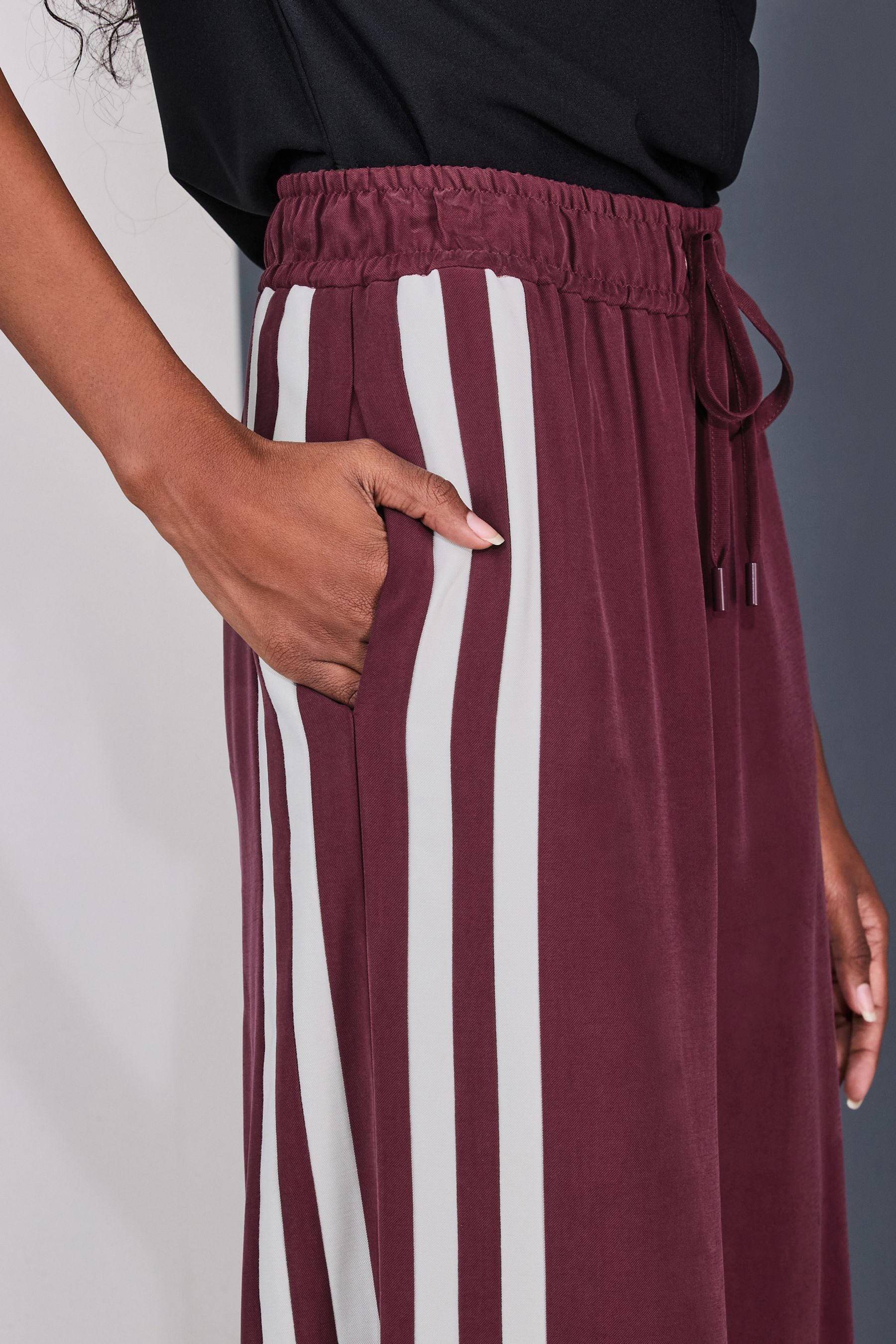 Next Palazzohose Hose mit weitem Bein und seitlichen Streifen (1-tlg)