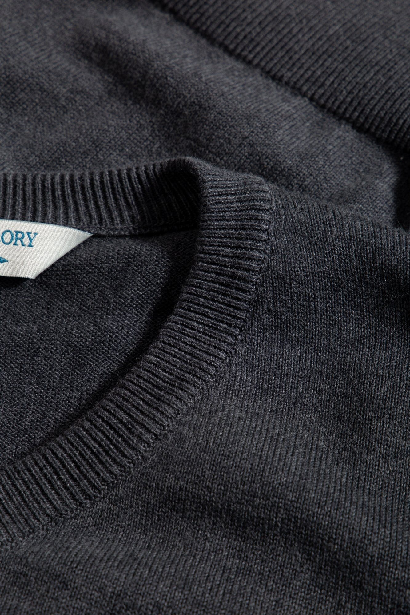 Way of Glory Strickpullover mit dezenter Logo-Stickerei auf der Brust
