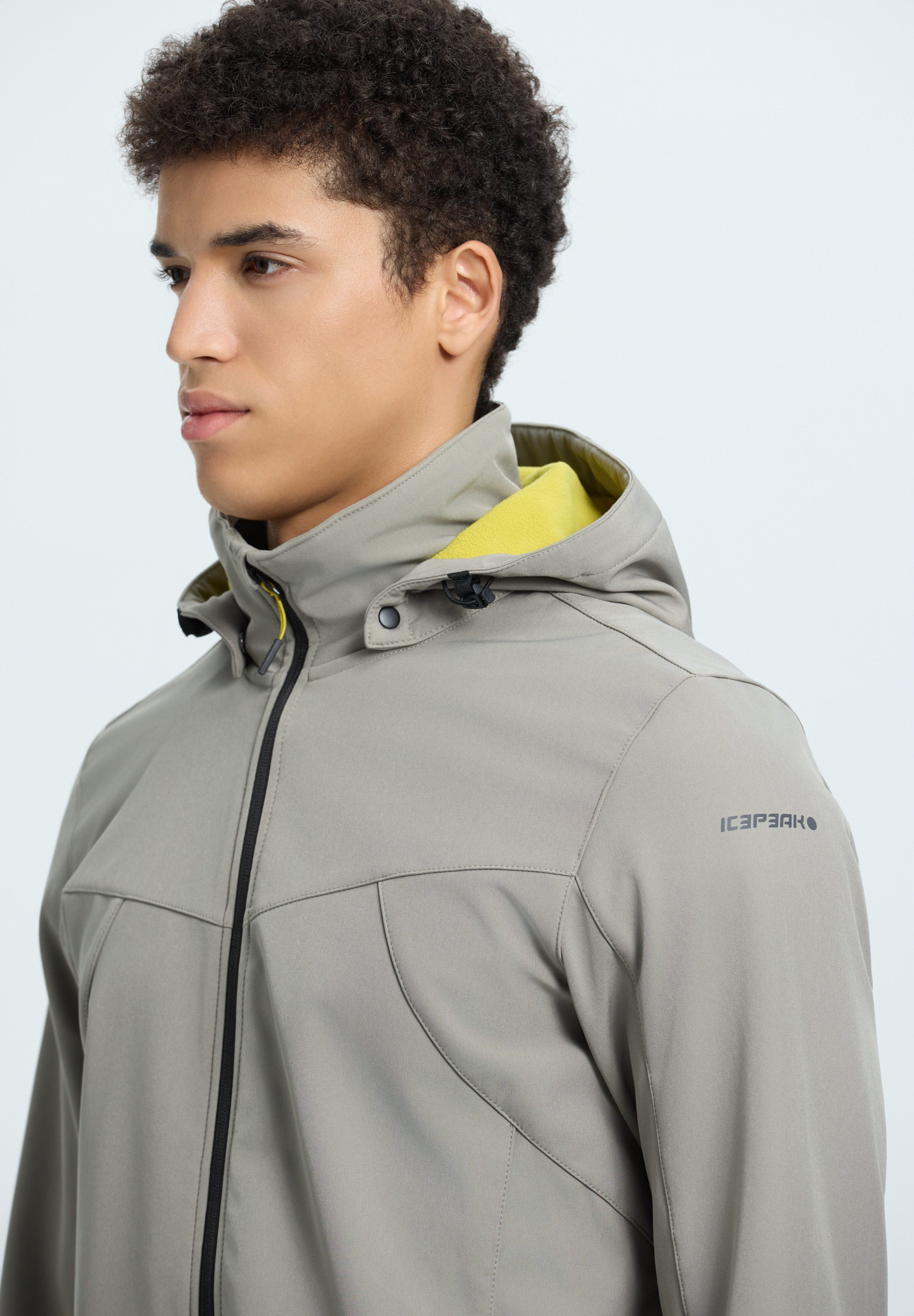 Icepeak Softshelljacke BRIMFIELD für sportliche Aktivitäten, winddicht, wasserabweisend
