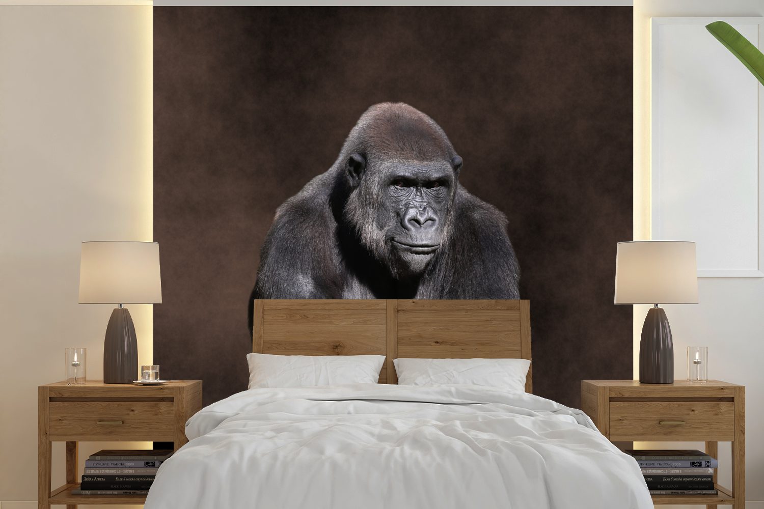 MuchoWow Fototapete Ein Porträt eines Gorillas mit gekreuzten Händen, Matt, bedruckt, (5 St), Vinyl Tapete für Wohnzimmer oder Schlafzimmer, Wandtapete