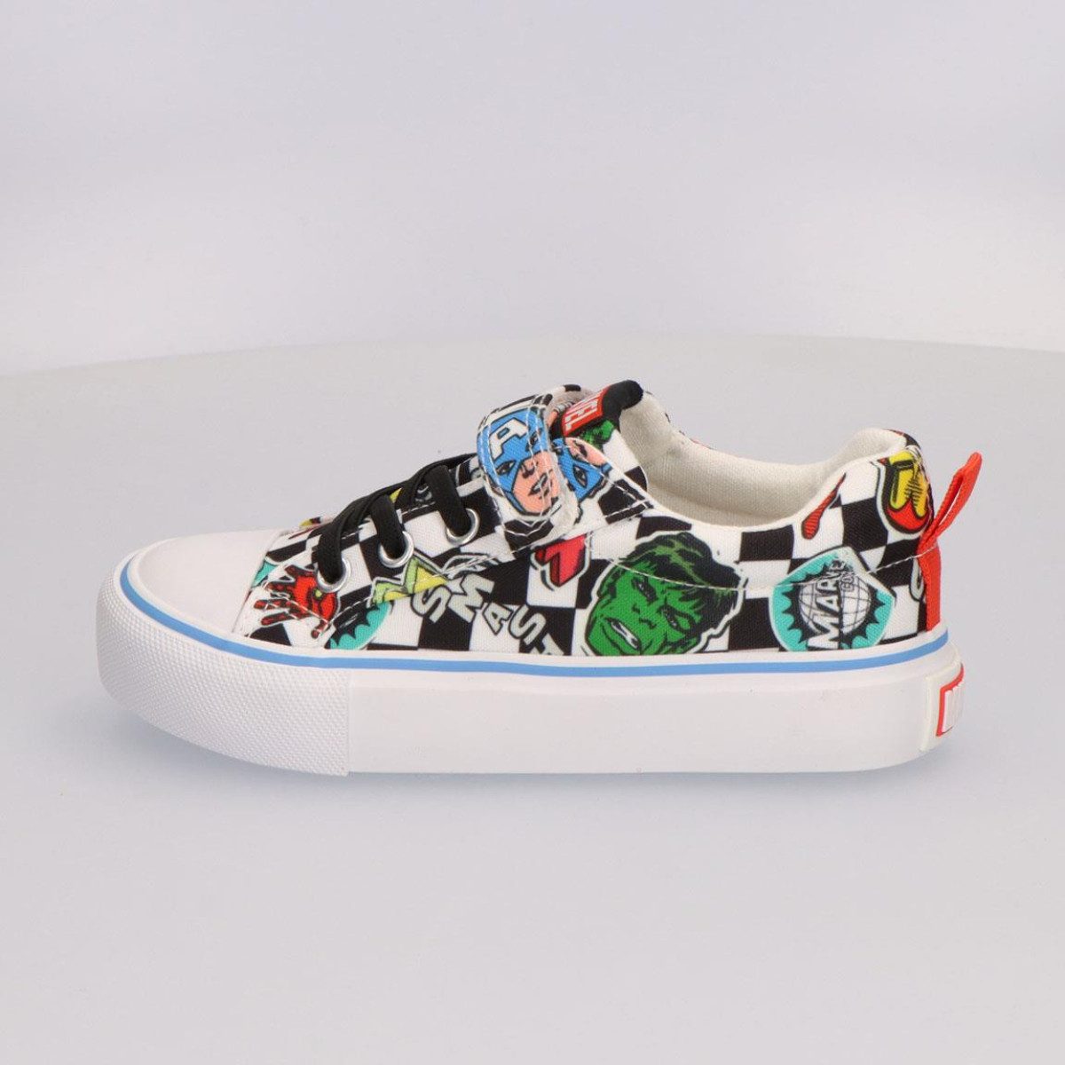 MARVEL für Kinder Schule Alltag Ausflug und Freizeit Sneaker
