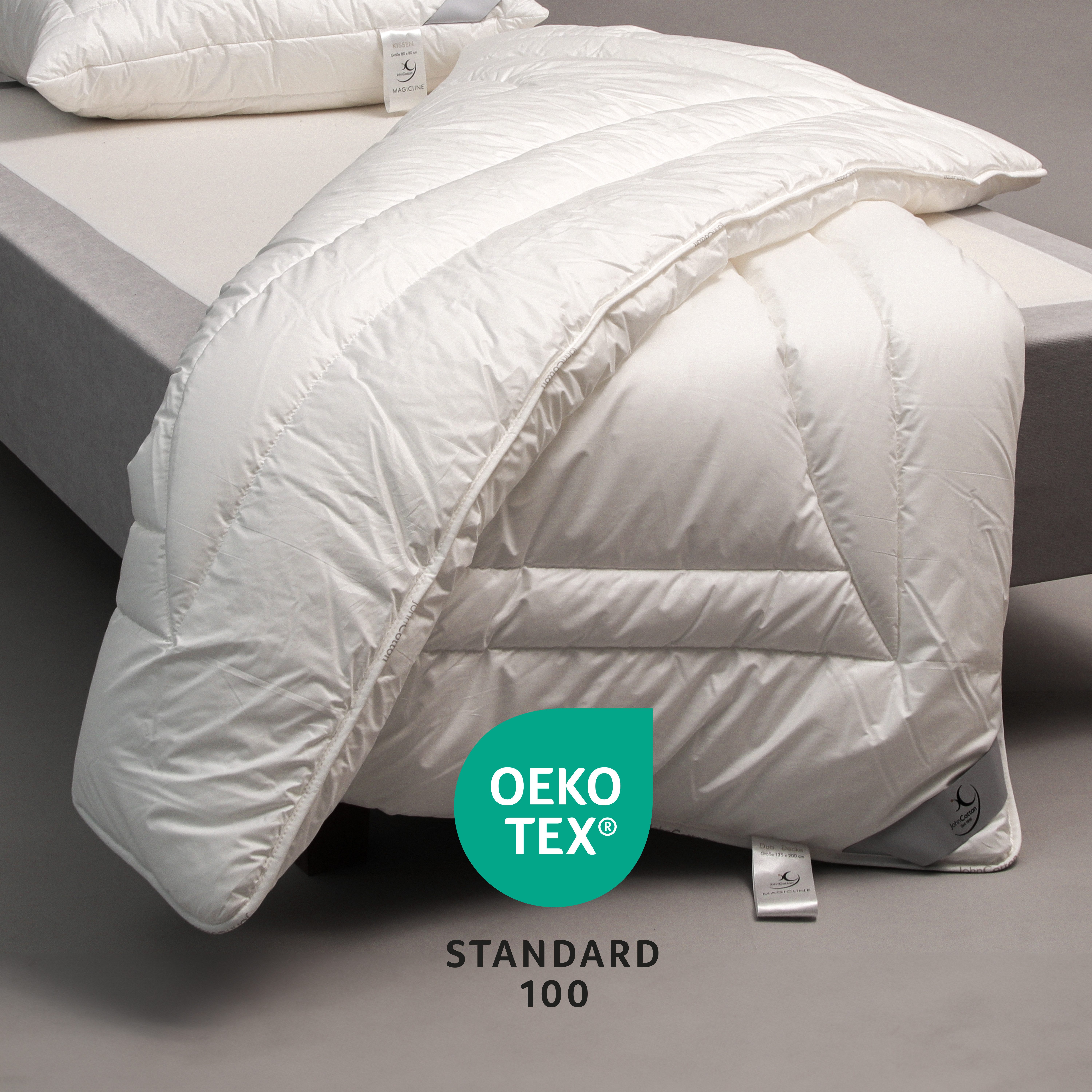 John Cotton Microfaserbettdecke Magicline, Bettdecken 135x200 cm, 155x220 cm für Sommer und Winter, Füllung: Polyester, Bezug: Baumwoll-Feinbatist, 100% Baumwolle, Bettdecke, edles Design, Hergestellt in Deutschland