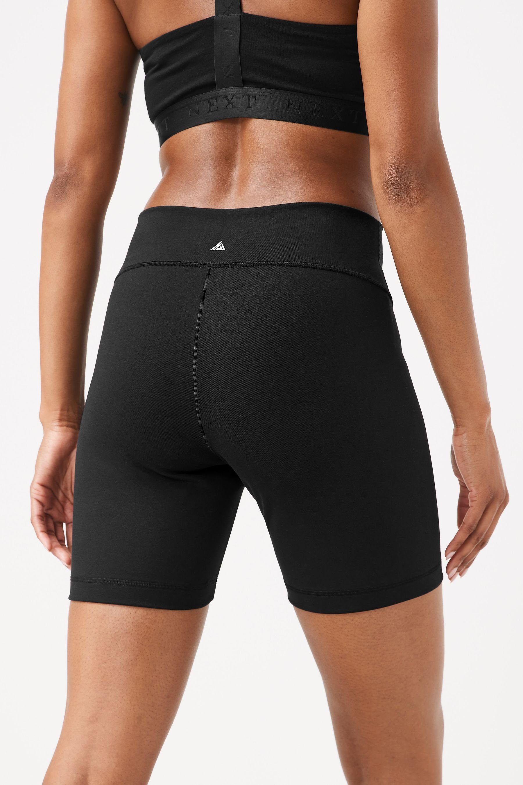 Next Funktionsshorts Active Figurformende Shorts mit Taschen (1-tlg)