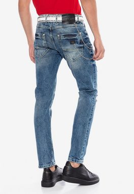 Cipo & Baxx Bequeme Jeans im angesagten Used-Look in Slim Fit