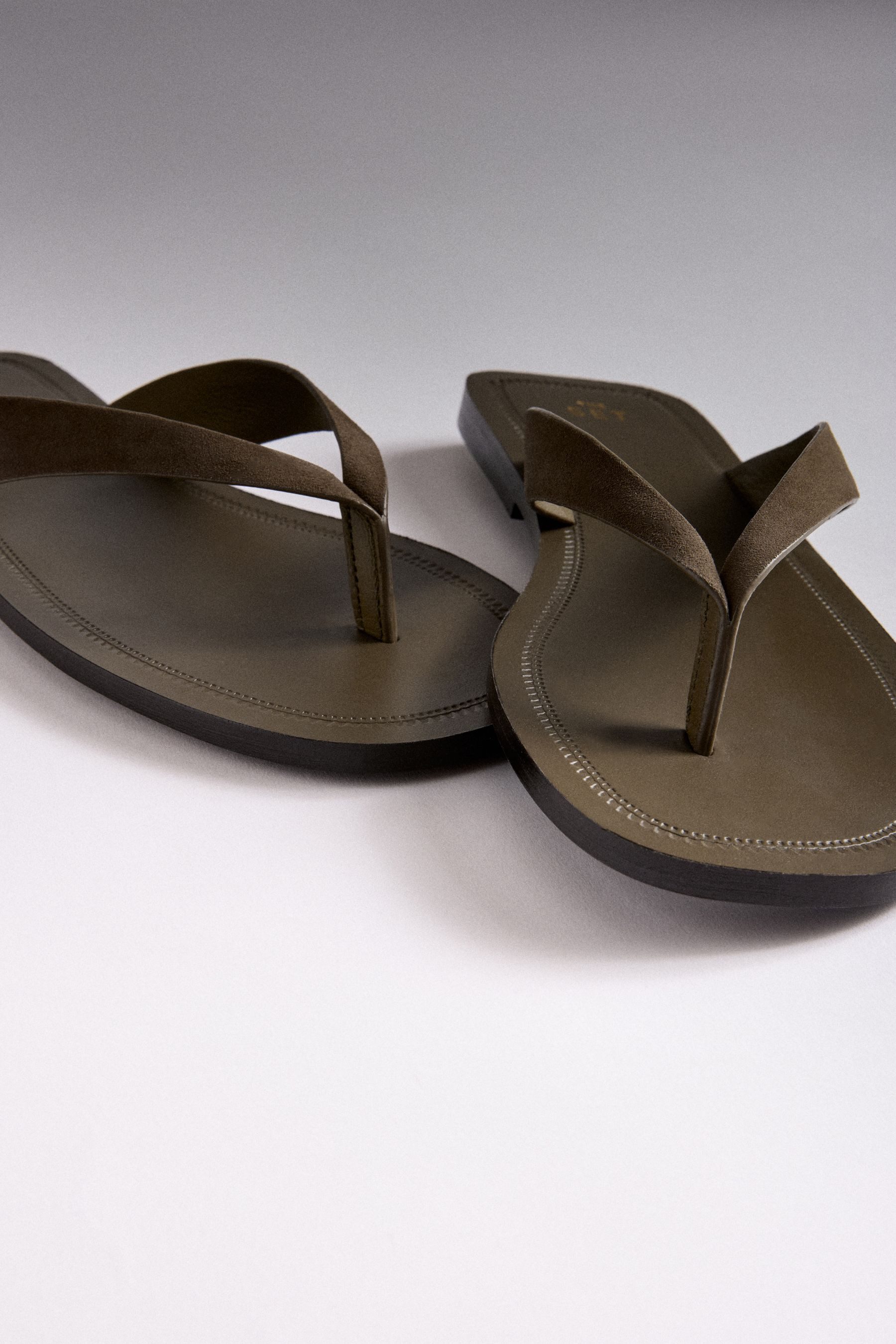 The Set The Set lässige Zehentrennersandalen Sandale (1-tlg)