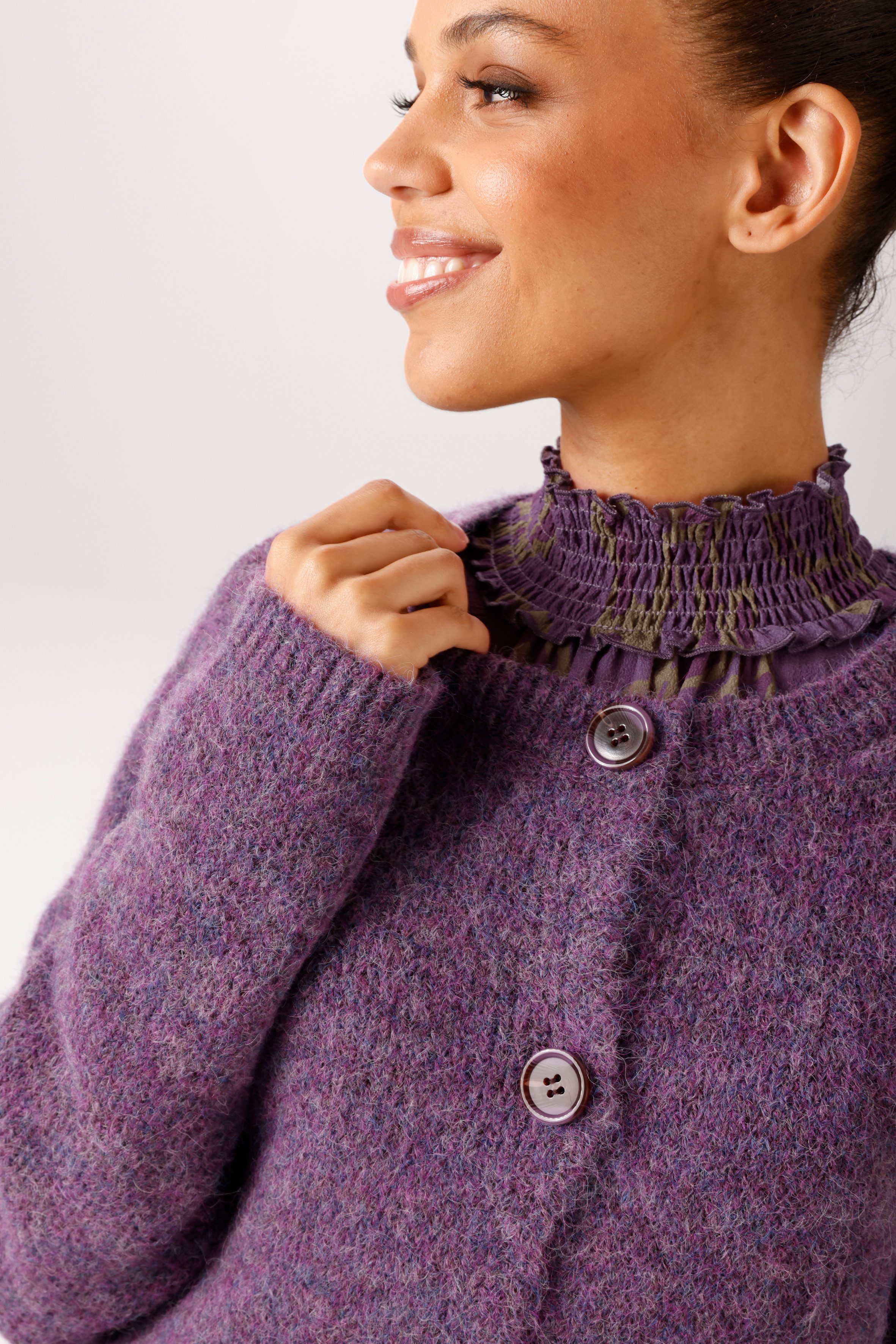 Aniston CASUAL Strickjacke aus bunt meliertem, flauschig weichem Garn - NEUE KOLLEKTION – Bild 3 von 5