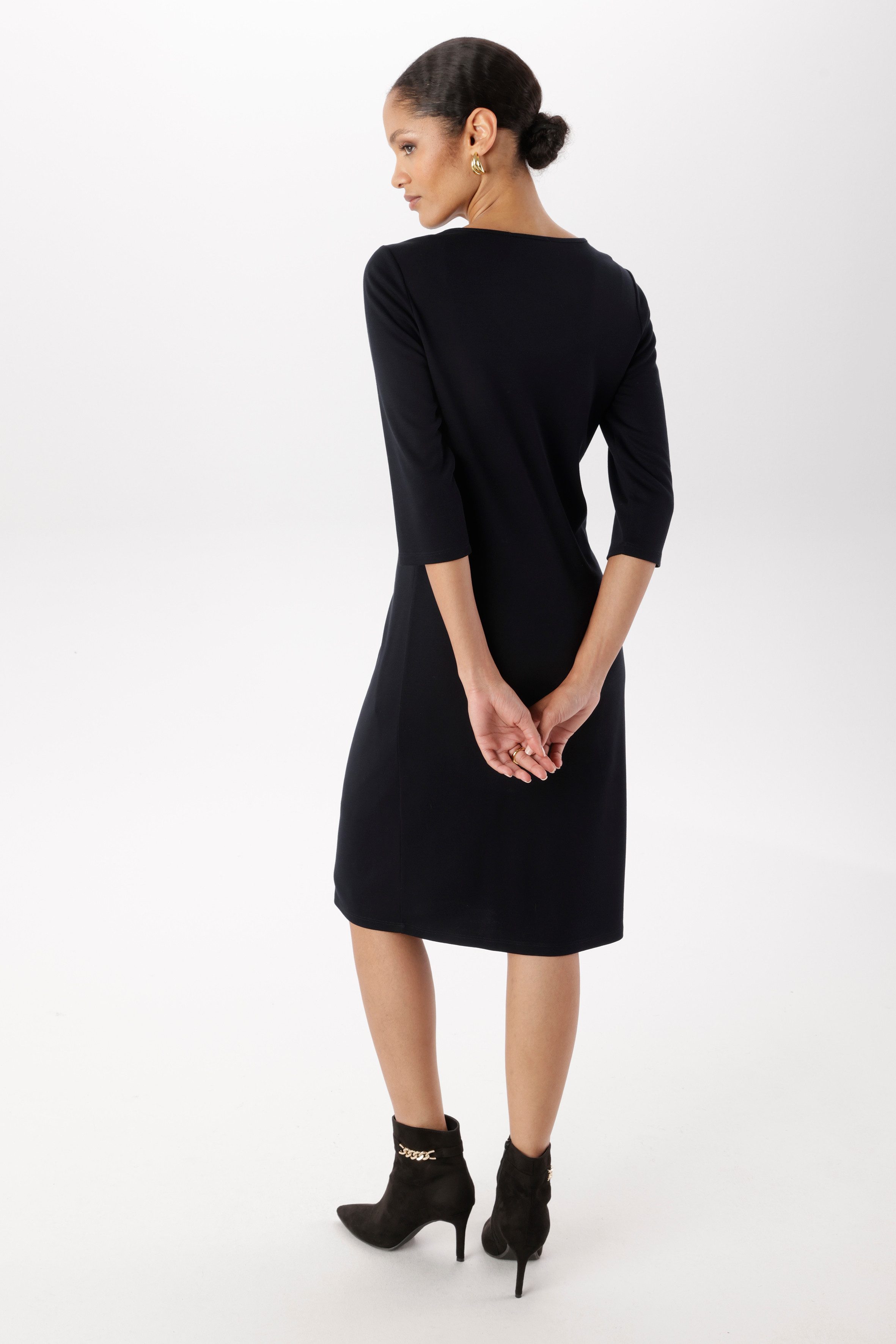 Aniston SELECTED Shirtkleid großzügiger Cut-Out am Rundhalsausschnitt - NEUE KOLLEKTION