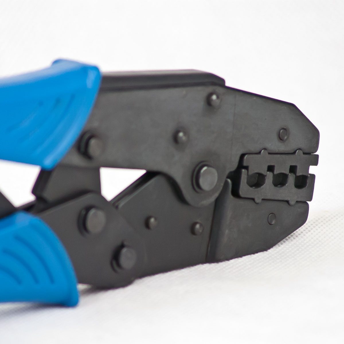fixPOINT Crimpzange Crimpzange für isolierte Kabelschuhe 0,25-6,00mm²