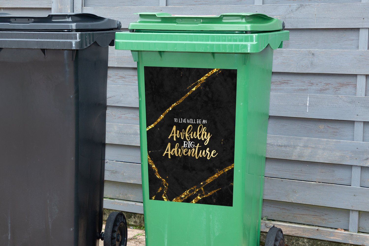MuchoWow Wandsticker Zitate - Abenteuer Sticker, (1 Mülleimer-aufkleber, Abfalbehälter - - Mülltonne, St), Container, Glitzer Gold