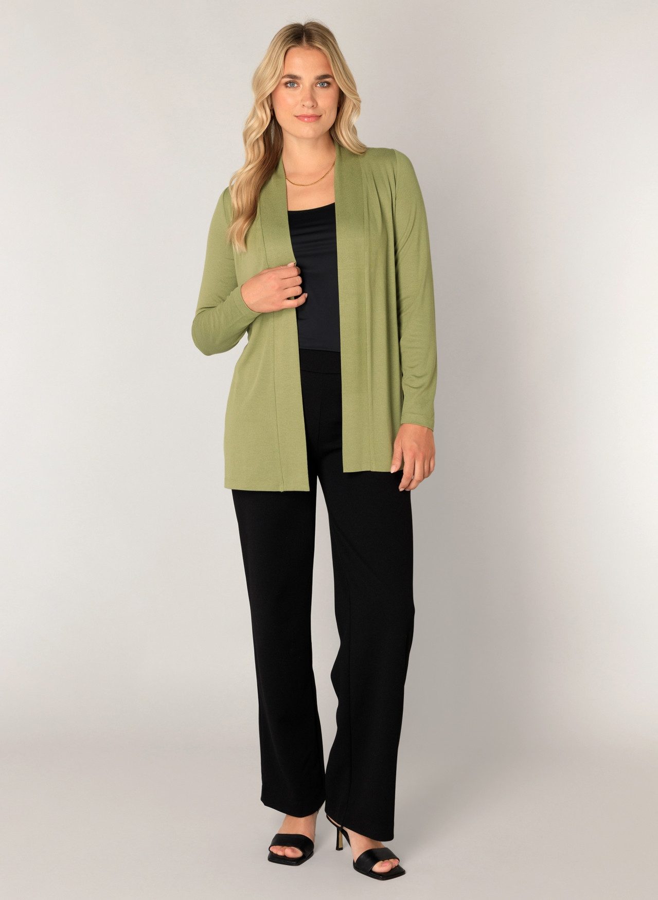 Base Level Strickjacke Yayla In elastischem Feinstrick