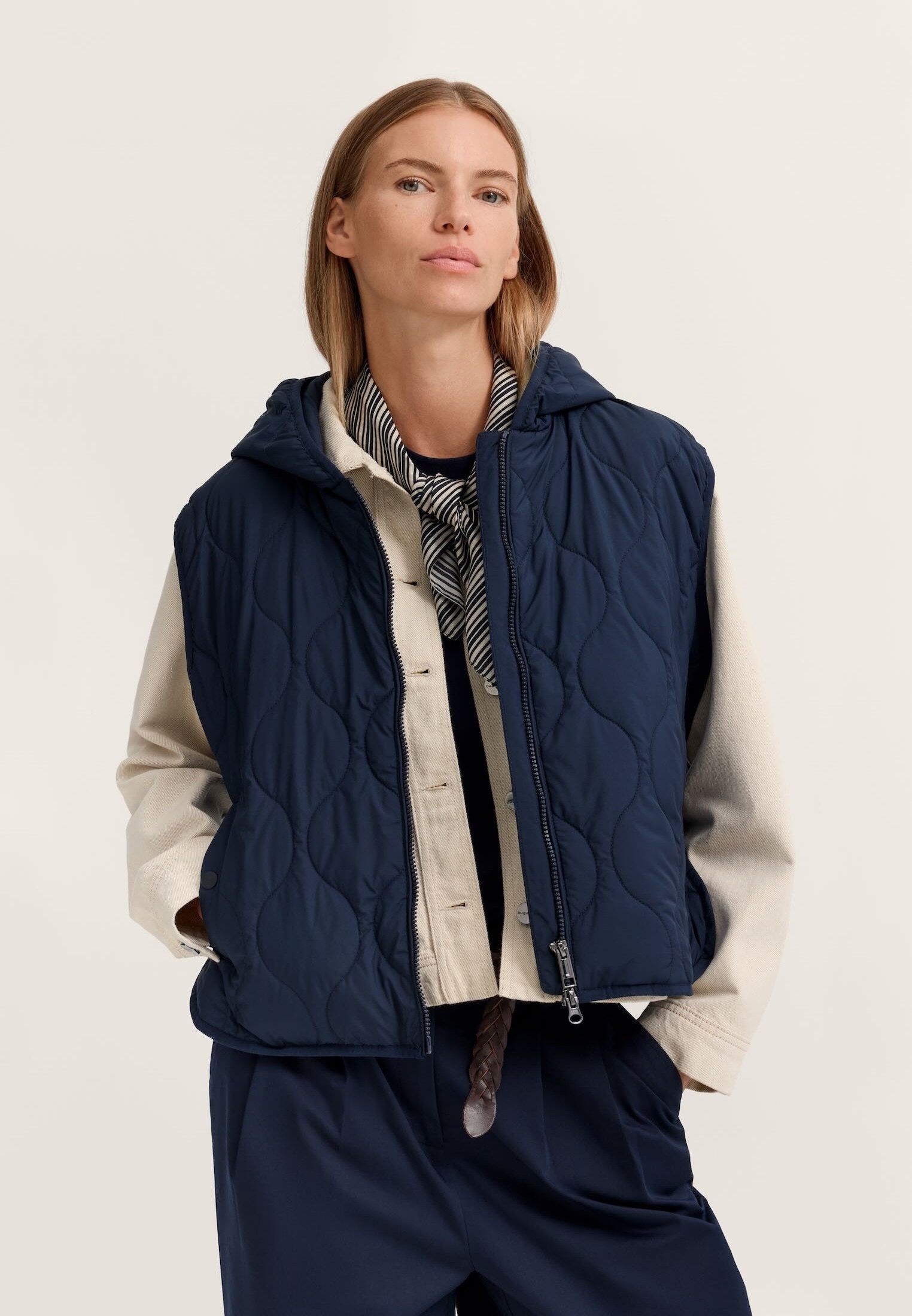 bugatti Steppweste LightSeries besonders leicht mit Wellensteppung