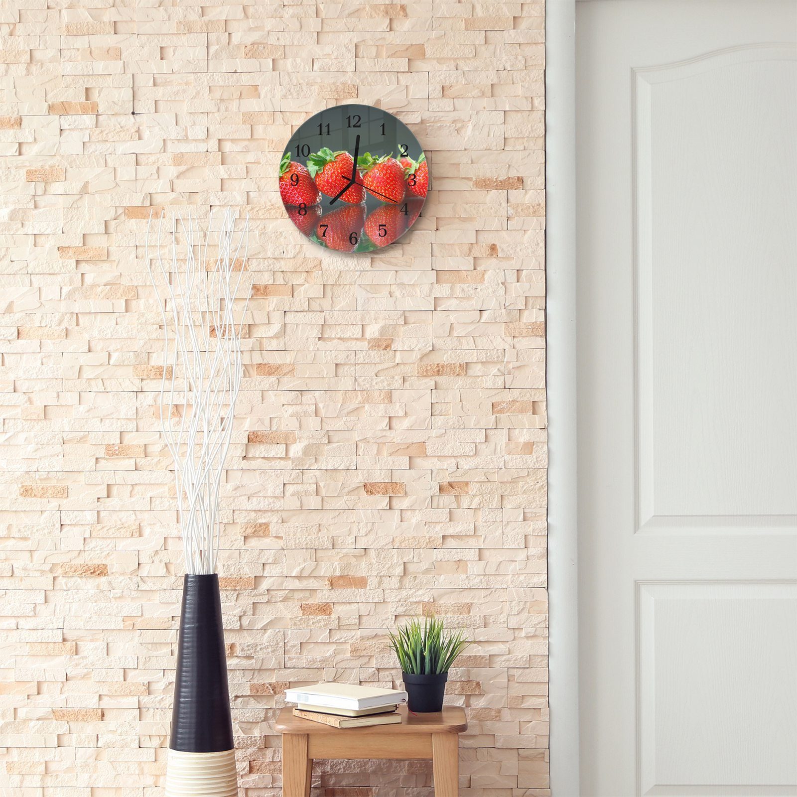 30 Rund Primedeco Glas cm sich aus Durchmesser mit Motiv Wanduhr mit Erdbeeren - Quarzuhrwerk spiegelnd Wanduhr und