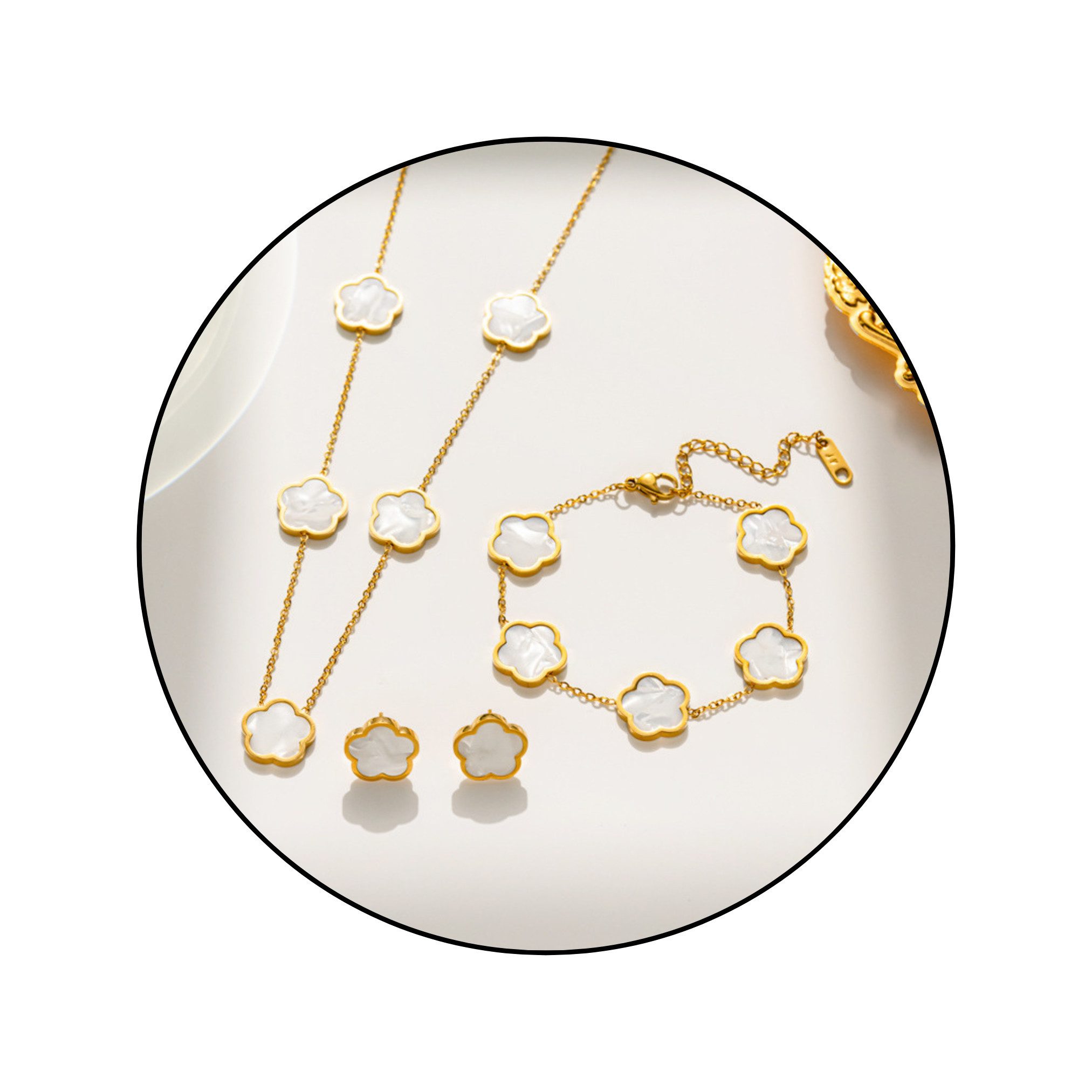 Schmuckset Blume Schmuck Set Gold für Damen Armband Ohrstecker Halskette Anhänger
