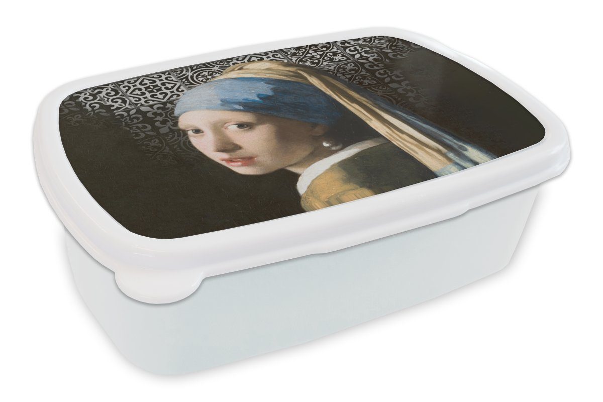 MuchoWow Lunchbox Mädchen mit Perlenohrring - Schwarz und Weiß, Kunststoff, (2-tlg), Brotbox für Kinder und Erwachsene, Brotdose, für Jungs und Mädchen