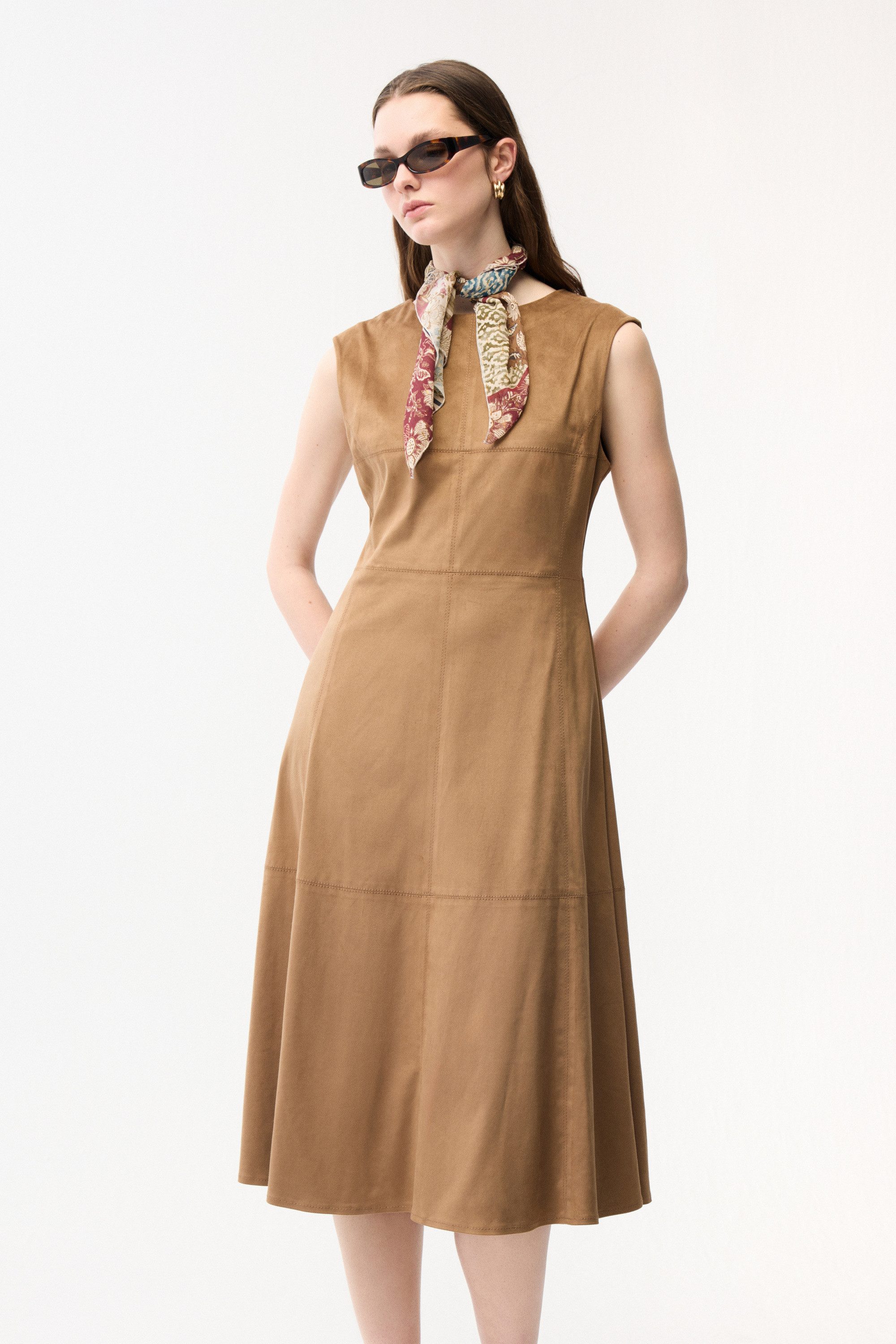 adL Midikleid Ärmelloses Veloursleder-Kleid