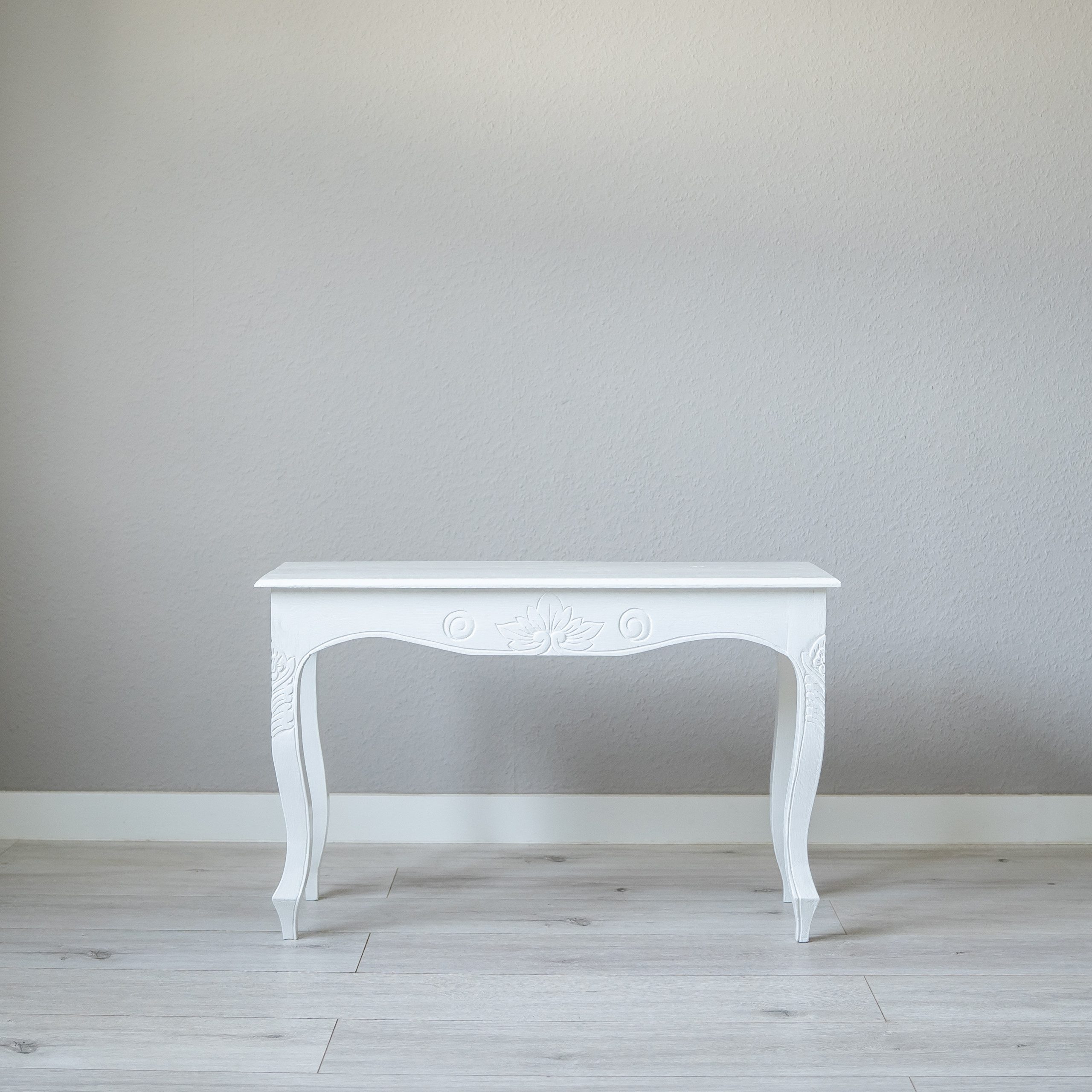 livasia Beistelltisch Bali Couchtisch mit Schnitzerei, Handarbeit, 84x34x50cm, handgefertigt