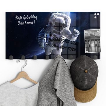 DEQORI Kleiderhaken 'Schwebender Kosmonaut', Glas Garderobe Paneel magnetisch beschreibbar