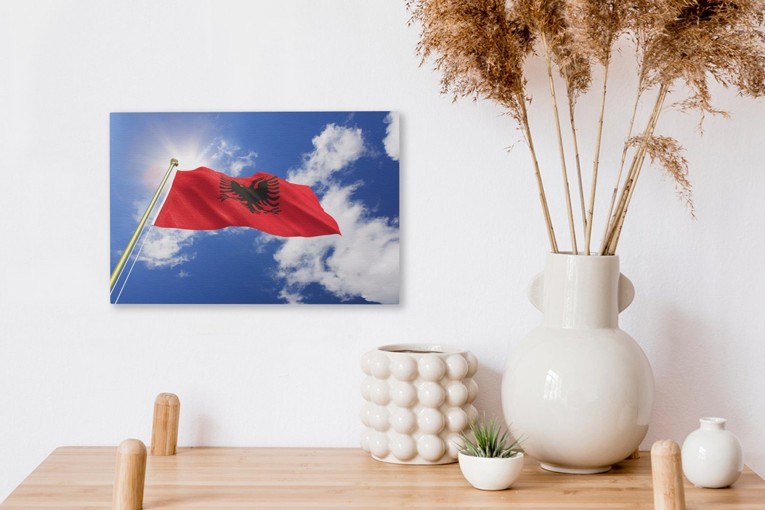 OneMillionCanvasses® Leinwandbild Aufhängefertig, von Wandbild (1 30x20 blauem Wanddeko, Albanien Himmel, mit Leinwandbilder, Flagge cm St)