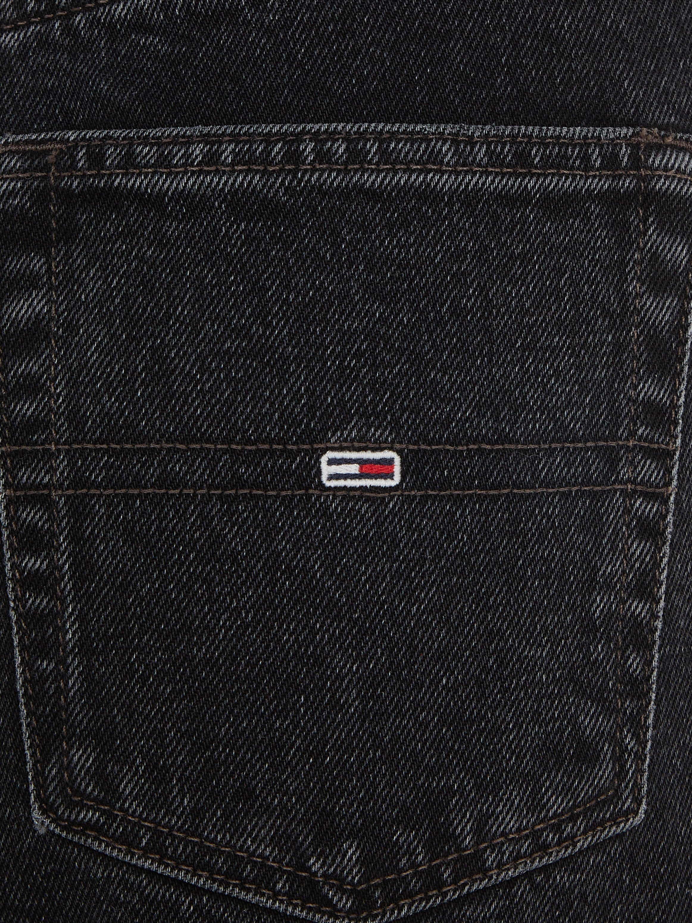 mit Jeans Tommy Logobadges black Tommy Jeans Weite Jeans