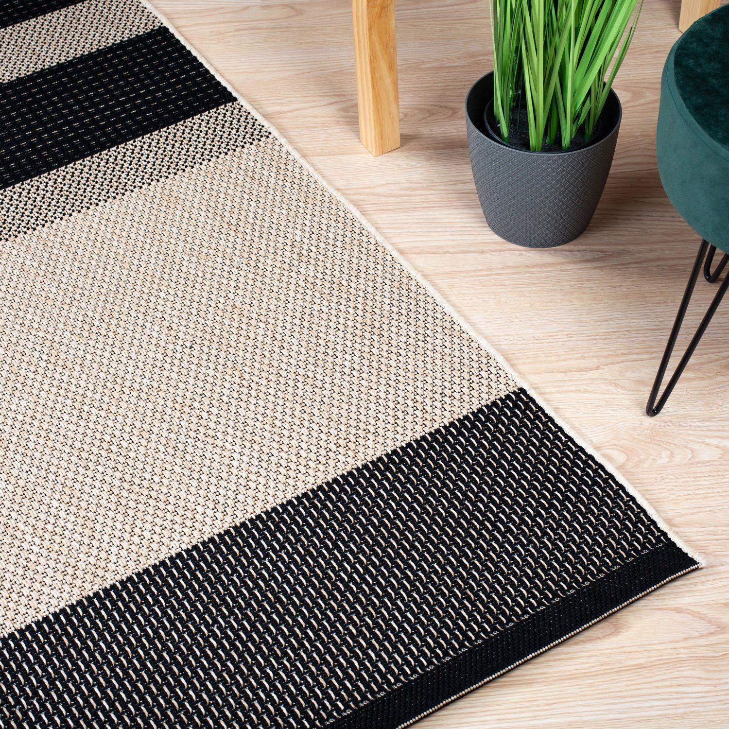 DomDeco Teppich In- & Outdoor Teppich UMAR mit Flachgewebe - wetterfest & robust für Garten/Terrasse/Balkon oder Innenräume, aus Kunstfaser, Schwarz-Beige