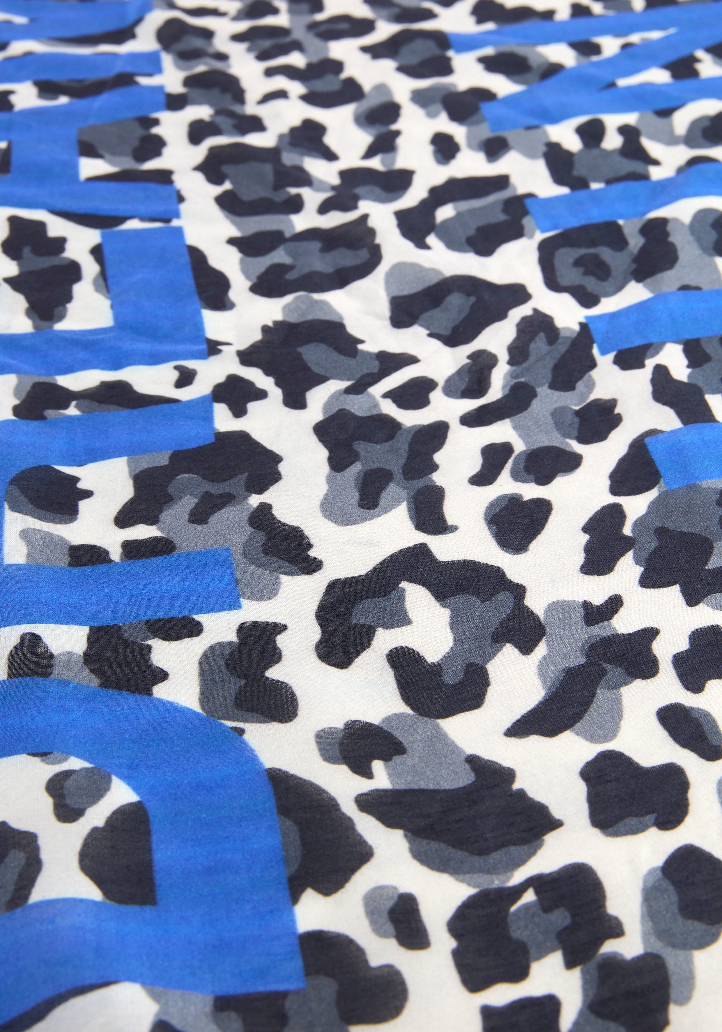 Laura Scott Modetuch, in Schalform mit trendigem Leo-Allover- & leuchtendem günstig online kaufen