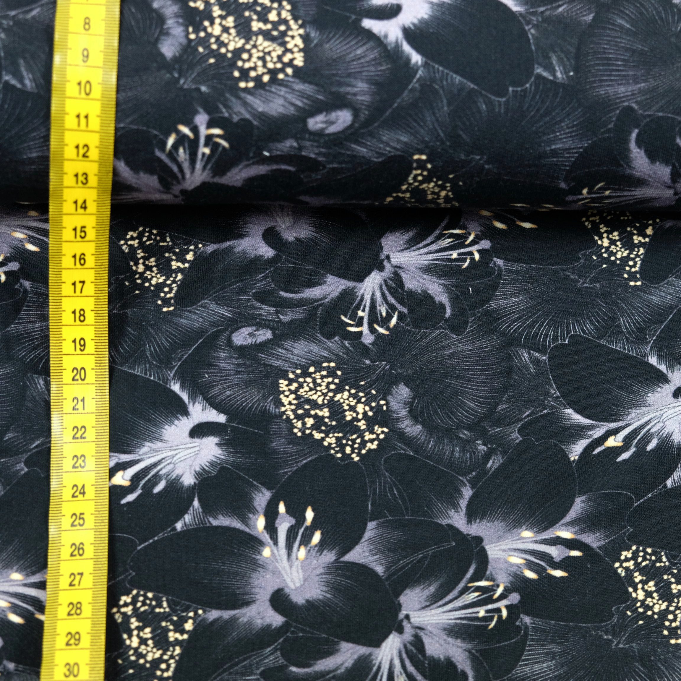 larissastoffe Stoff French Terry Stoff Lilien – Blumen Sweat Meterware Schwarz Anthrazit, Meterware, 50 cm x 150 cm