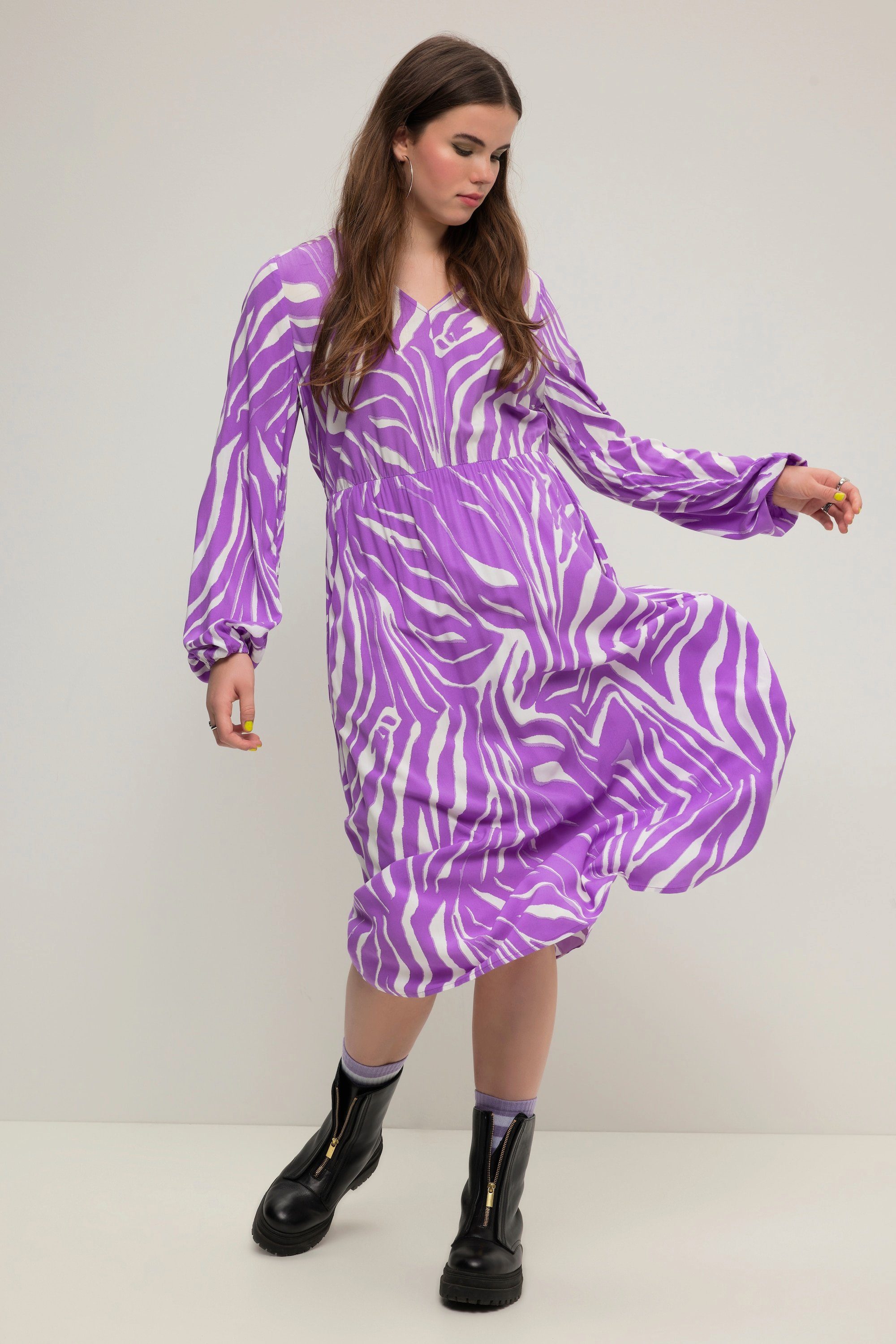 Studio Untold Jerseykleid Midikleid A-Line Zebra-Print V-Ausschnitt Langarm