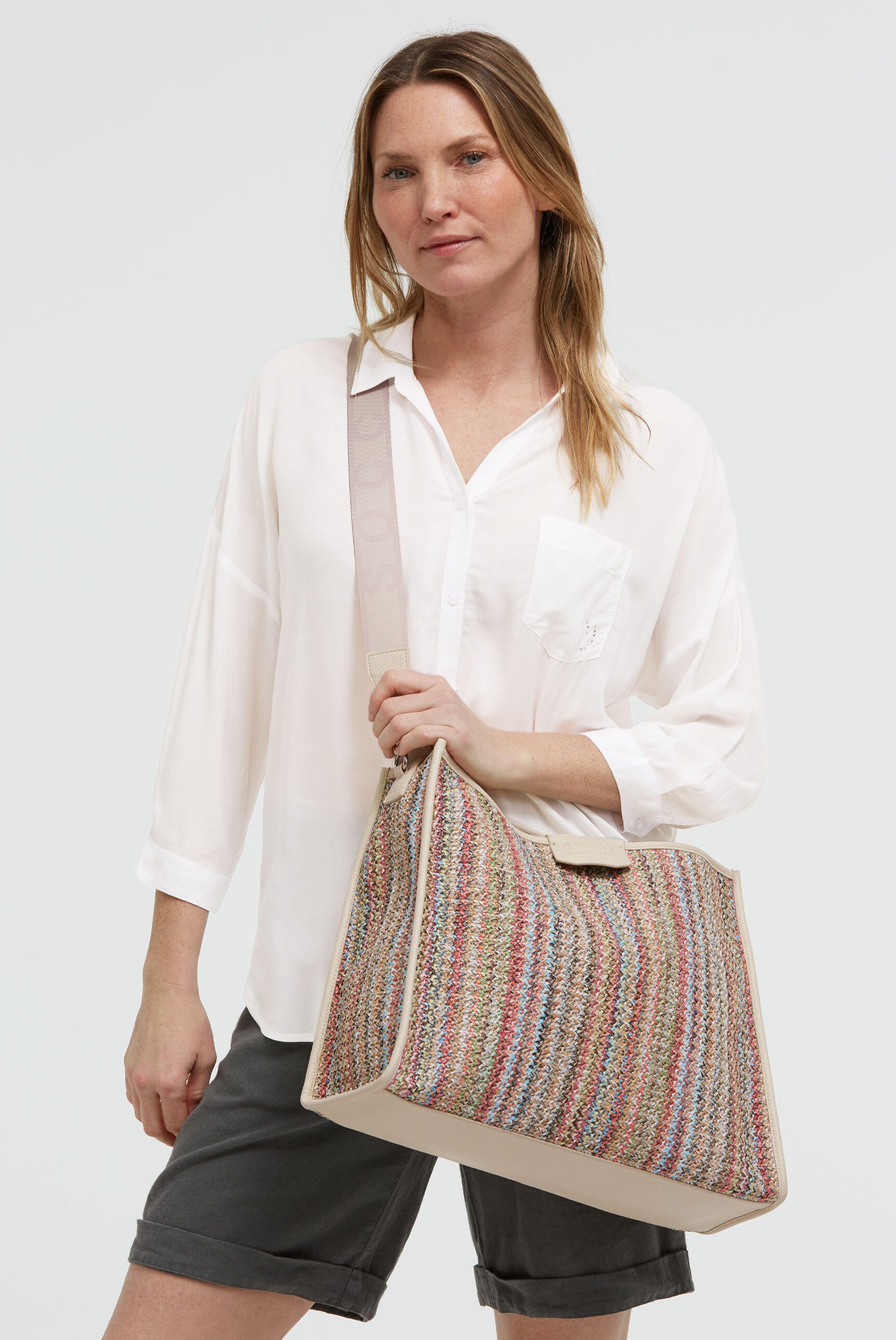 SOCCX Henkeltasche, mit verstärktem Boden