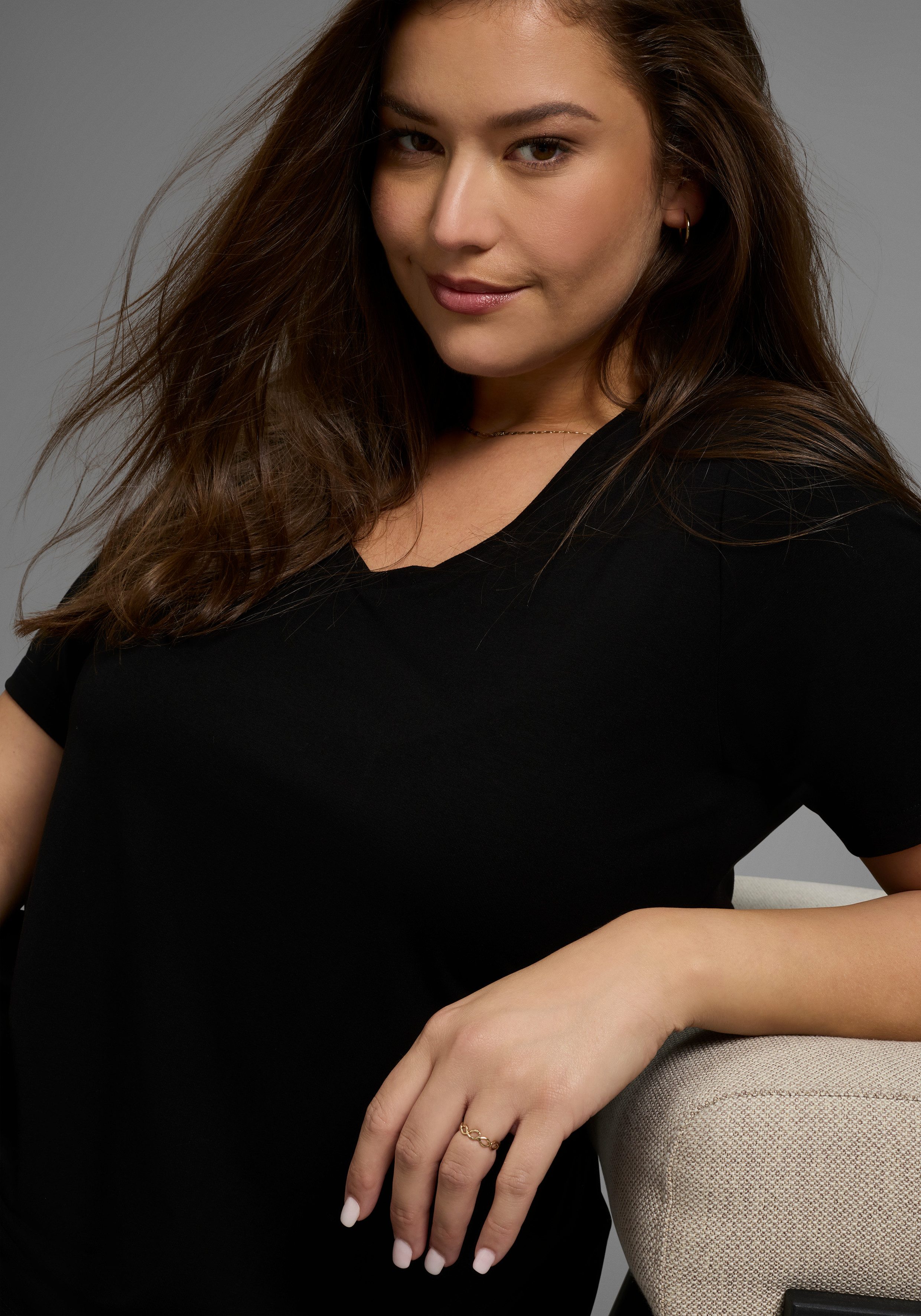 Laura Scott CURVE T-Shirt Große Größen mit V-Ausschnitt aus fließender Viskose