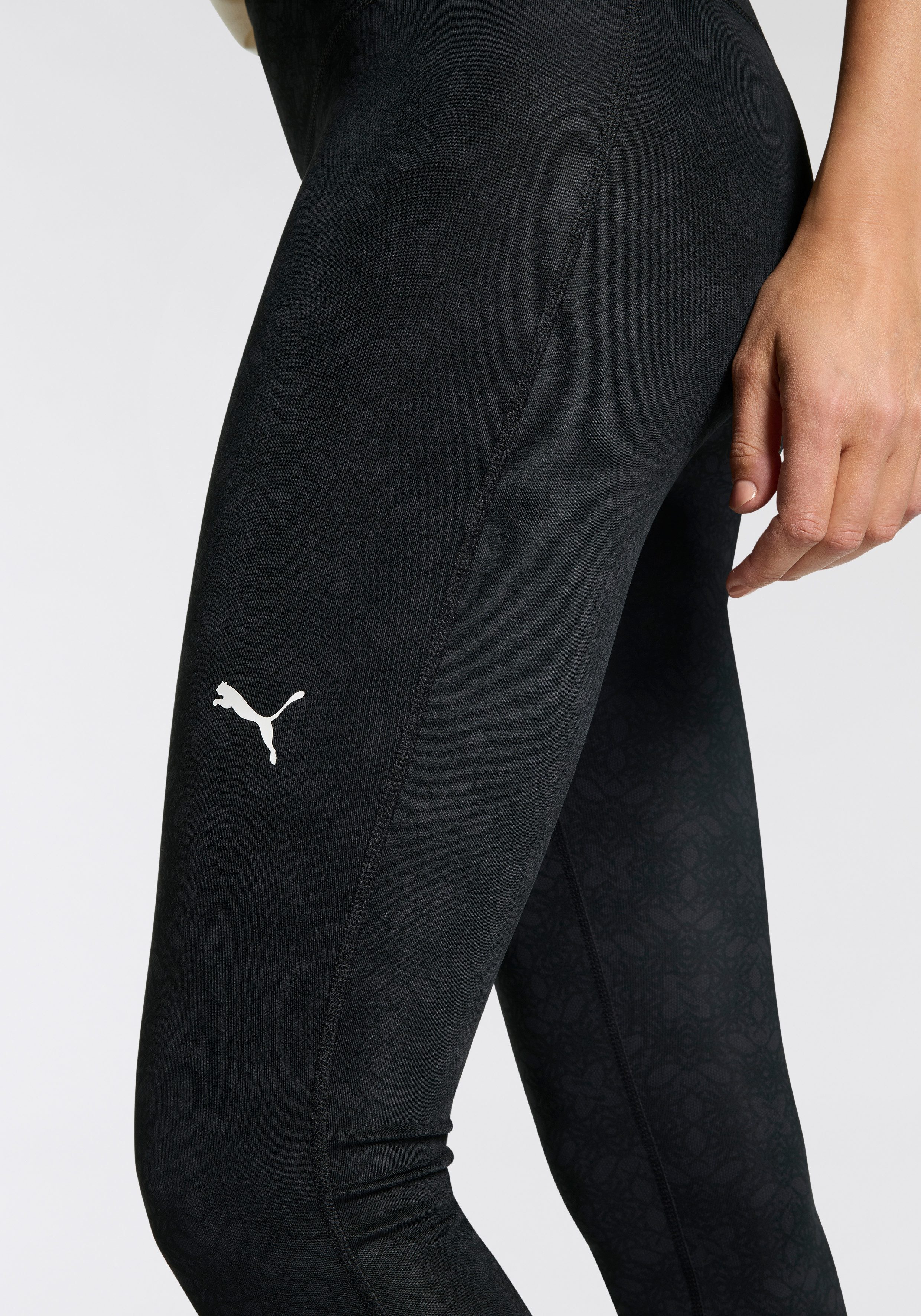 PUMA Trainingstights W TAD GRAPHIC TIGHT - 7/8 AOP mit hohem Bund, mit versteckter Tasche, mit DryCELL Technologie