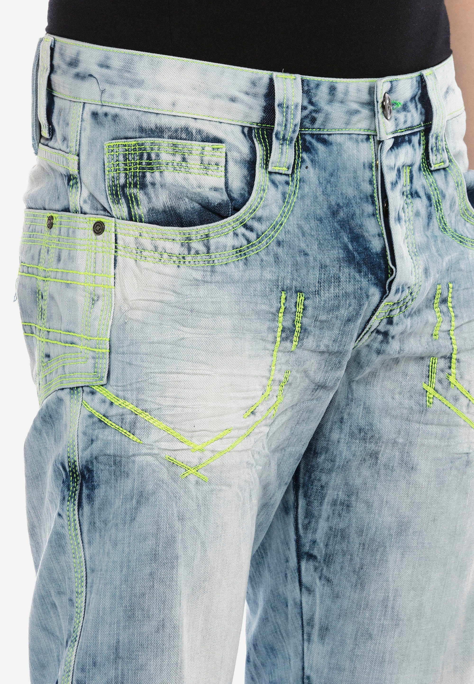 Cipo & Baxx Bequeme Jeans Waschung mit heller