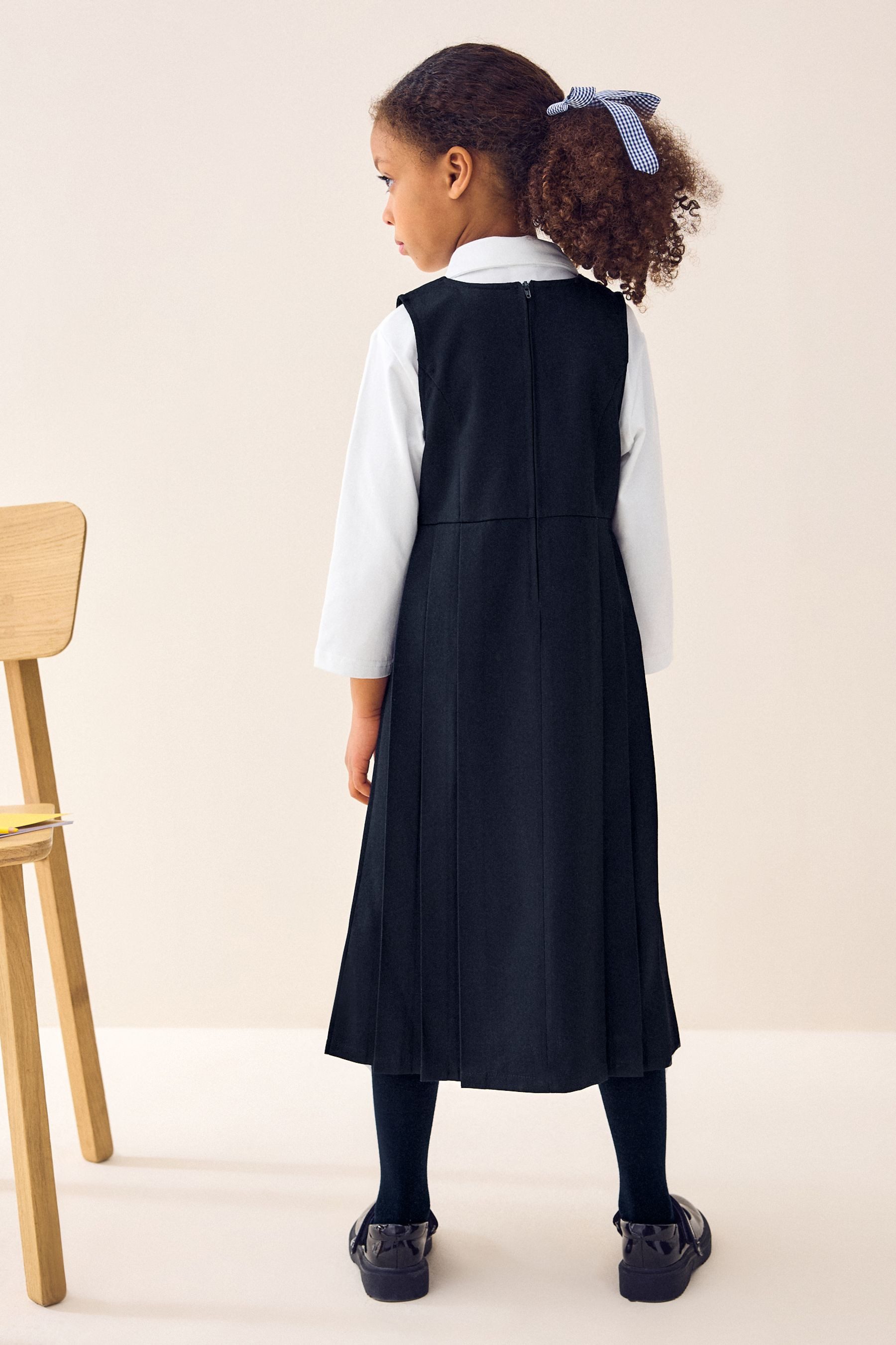 Next Latzkleid Langes Latzkleid mit asymmetrischer Knopfleiste (1-tlg)